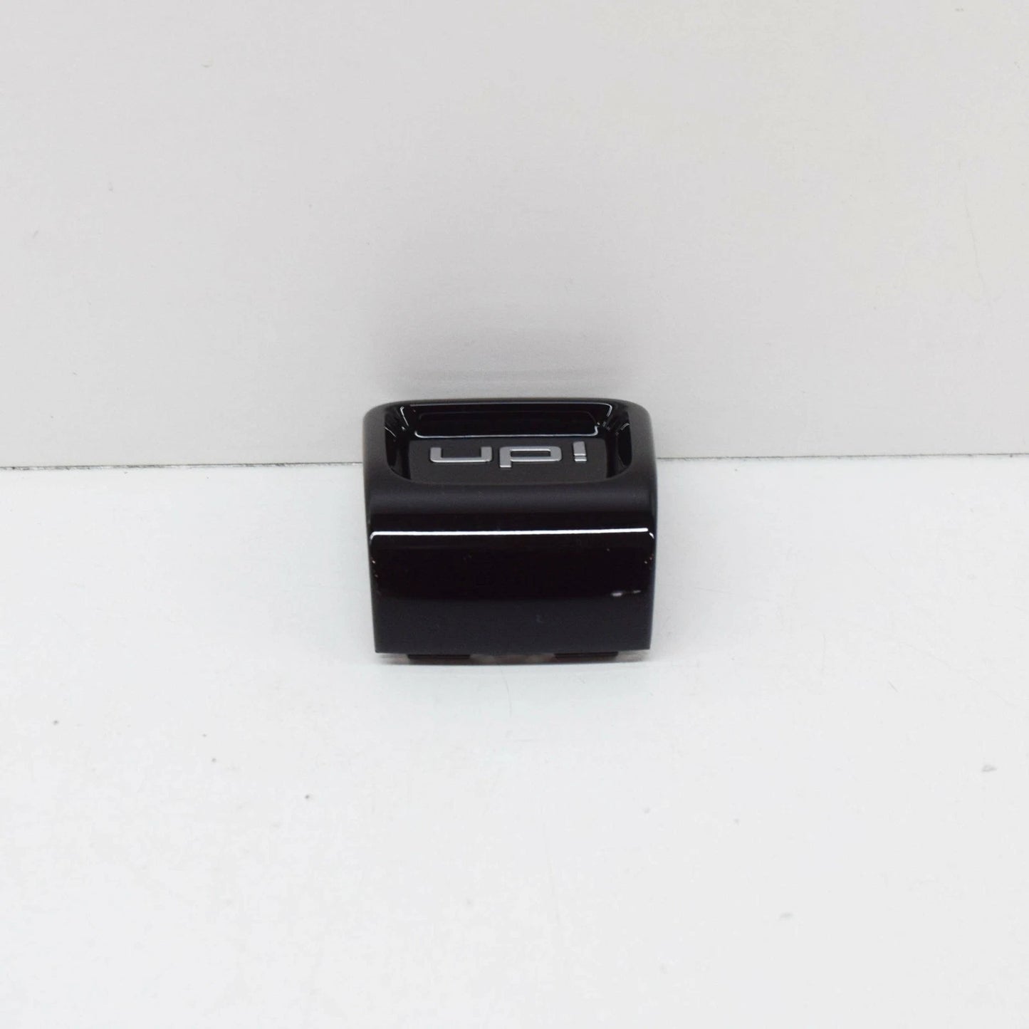 NEW VW LOAD UP STEERING WHEEL TRIM 1S0498685AN0R