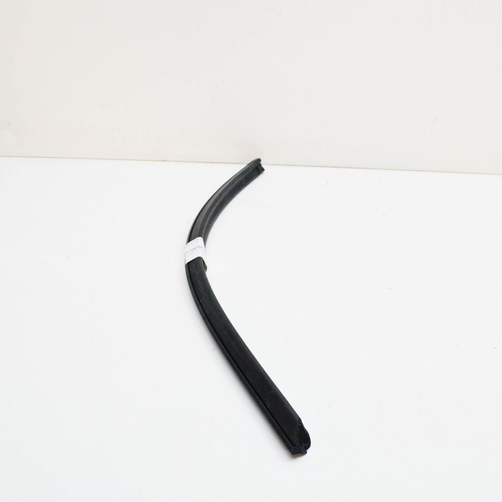 NEW MERCEDES BENZ SL R107 LEFT DOOR WEATHERSTRIP A1077200978 ORIGINAL