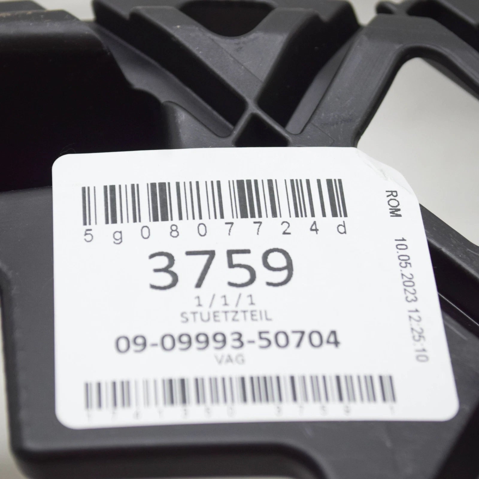 NEW VOLKSWAGEN GOLF 5G MK7 FRONT RIGHT BUMPER BRACKET 5G0807724D ORIGINAL