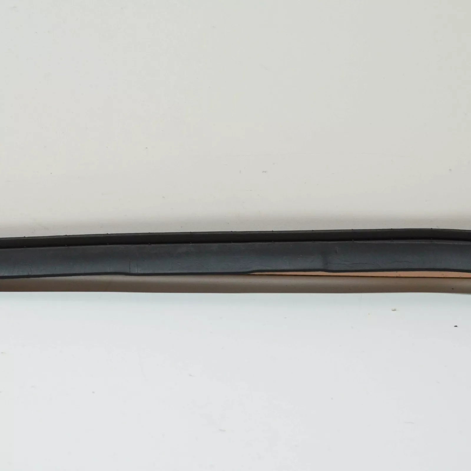 NEW BMW X1 F48 FRONT RIGHT SIDE FRAME SEAL 51487327004 ORIGINAL