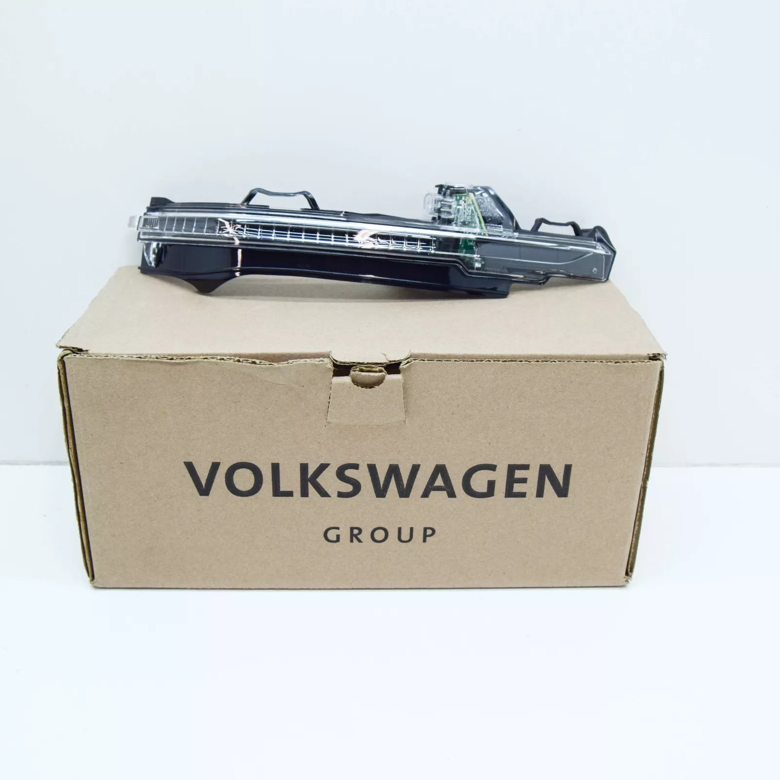 NEW AUDI Q5 FY FRONT RIGHT DOOR MIRROR TURN INDICATOR 80A949102 ORIGINAL