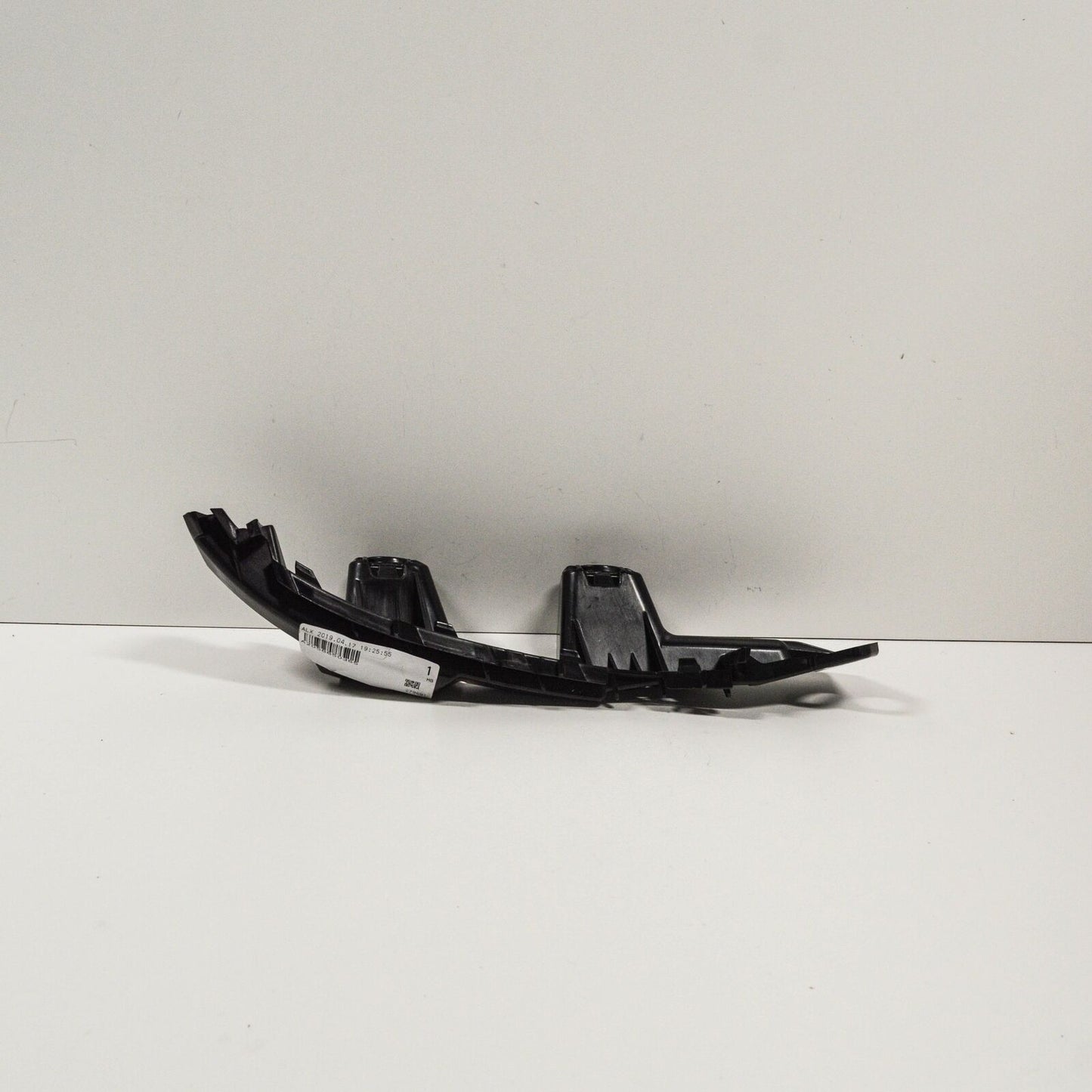 NEW MERCEDES BENZ C W205 REAR BUMPER LEFT BRACKET HOLDER A2058850365 ORIGINAL