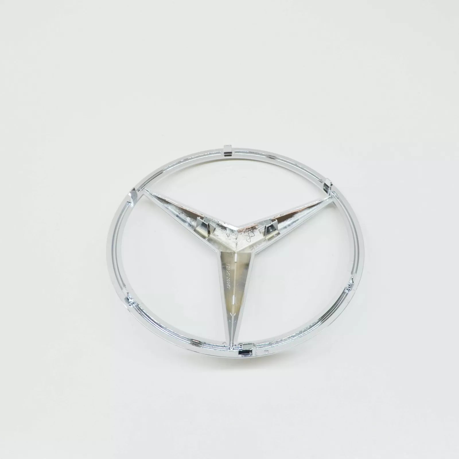 NEW MERCEDES-BENZ X W470 FRONT RADIATOR GRILLE EMBLEM BADGE A4708172800 ORIGINAL