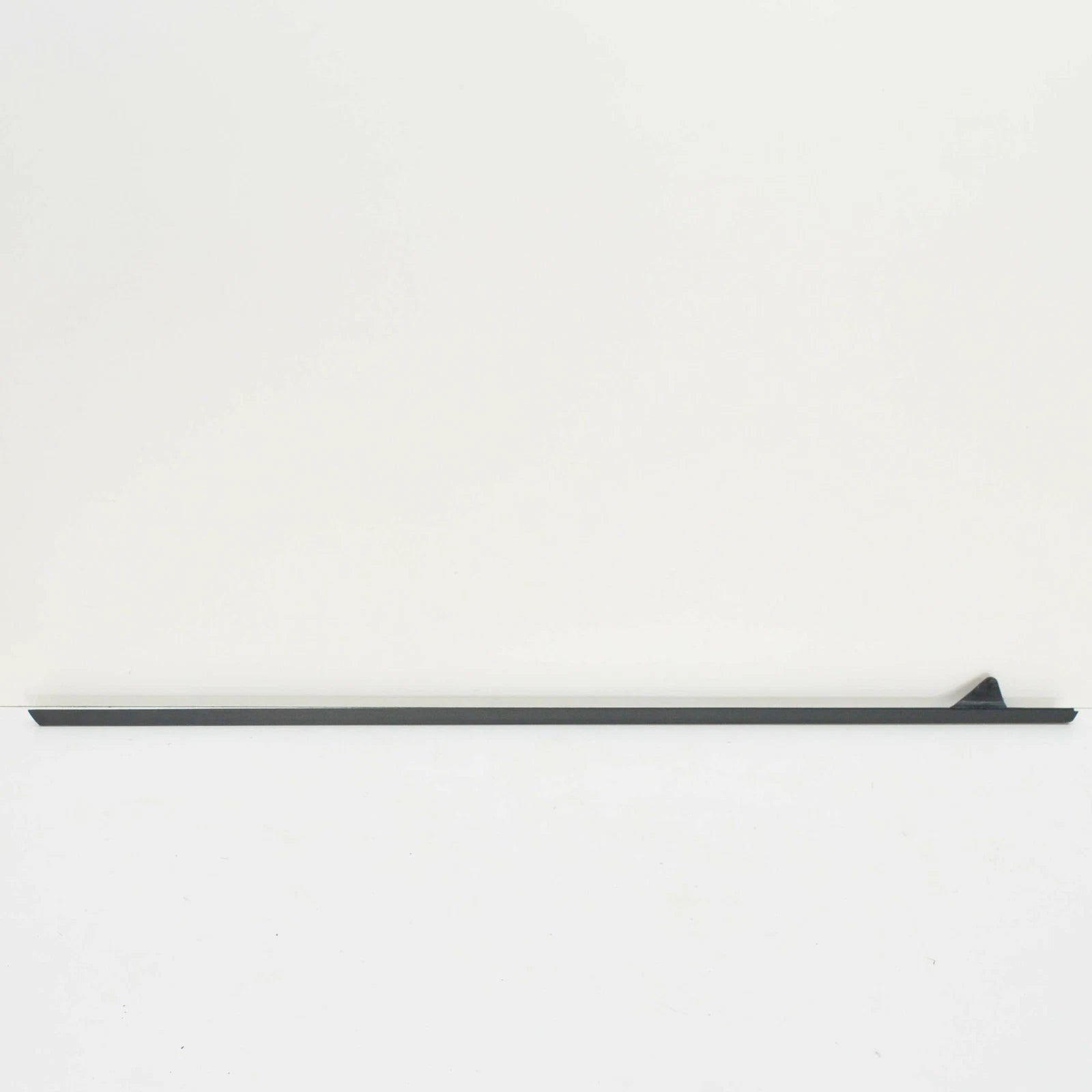 NEW AUDI A3 8P FRONT RIGHT DOOR OUTER WINDOW APERTURE SEAL 8P3837478C