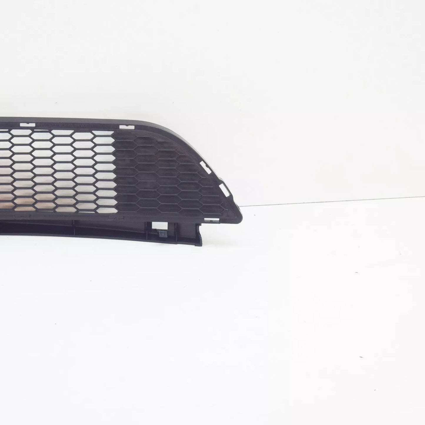 NEW BMW Z4 COUPE E86 FRONT BUMPER CENTER GRILL 51117895842 7895842 ORIGINAL