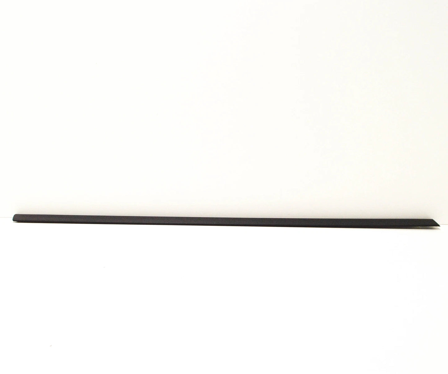 NEW BMW 5 E34 FRONT RIGHT DOOR MOULDING 51131934178 1934178 ORIGINAL