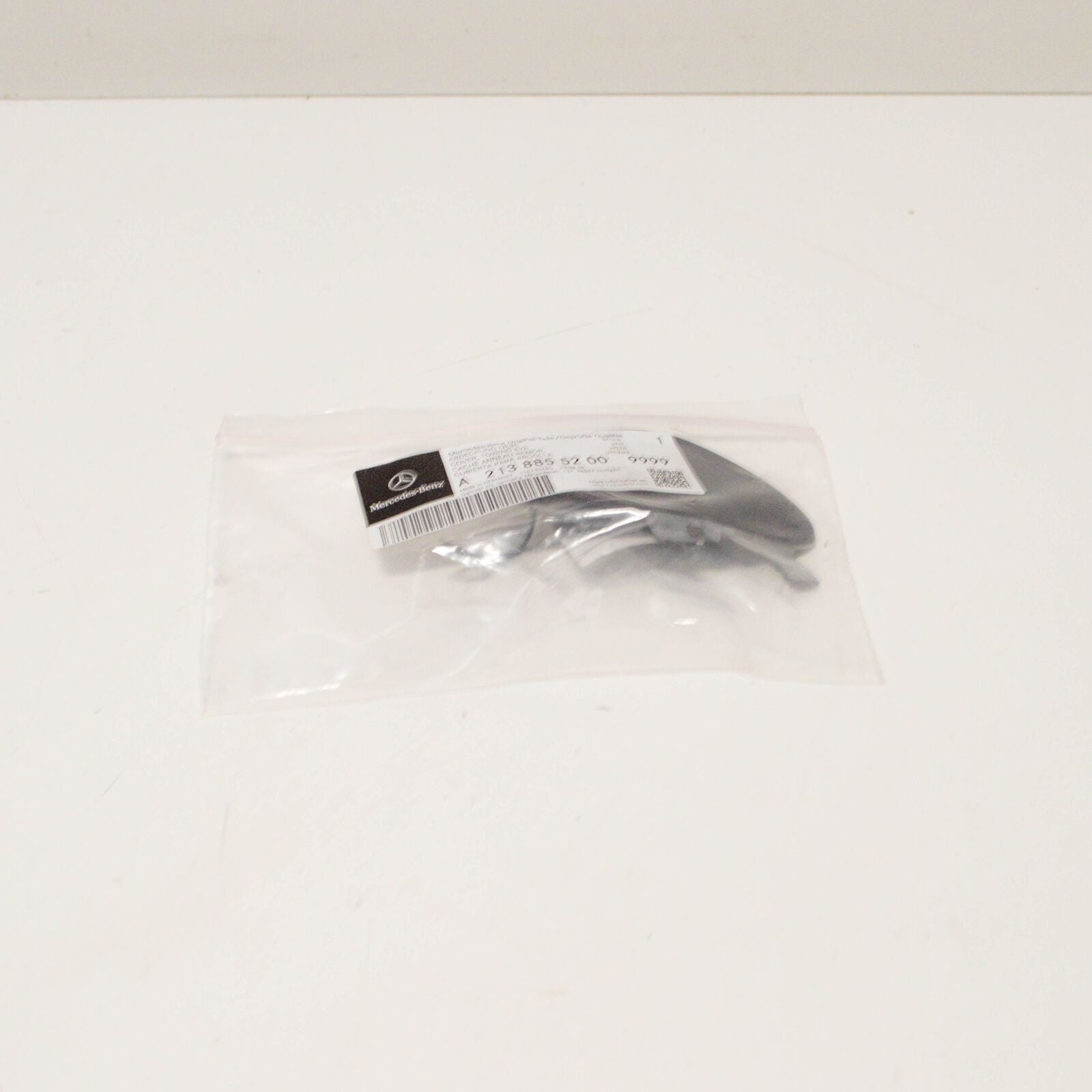 NEW MB E W213 AMG FRONT BUMPER TOW HOOK EYE CAP COVER A21388552009999 ORIGINAL