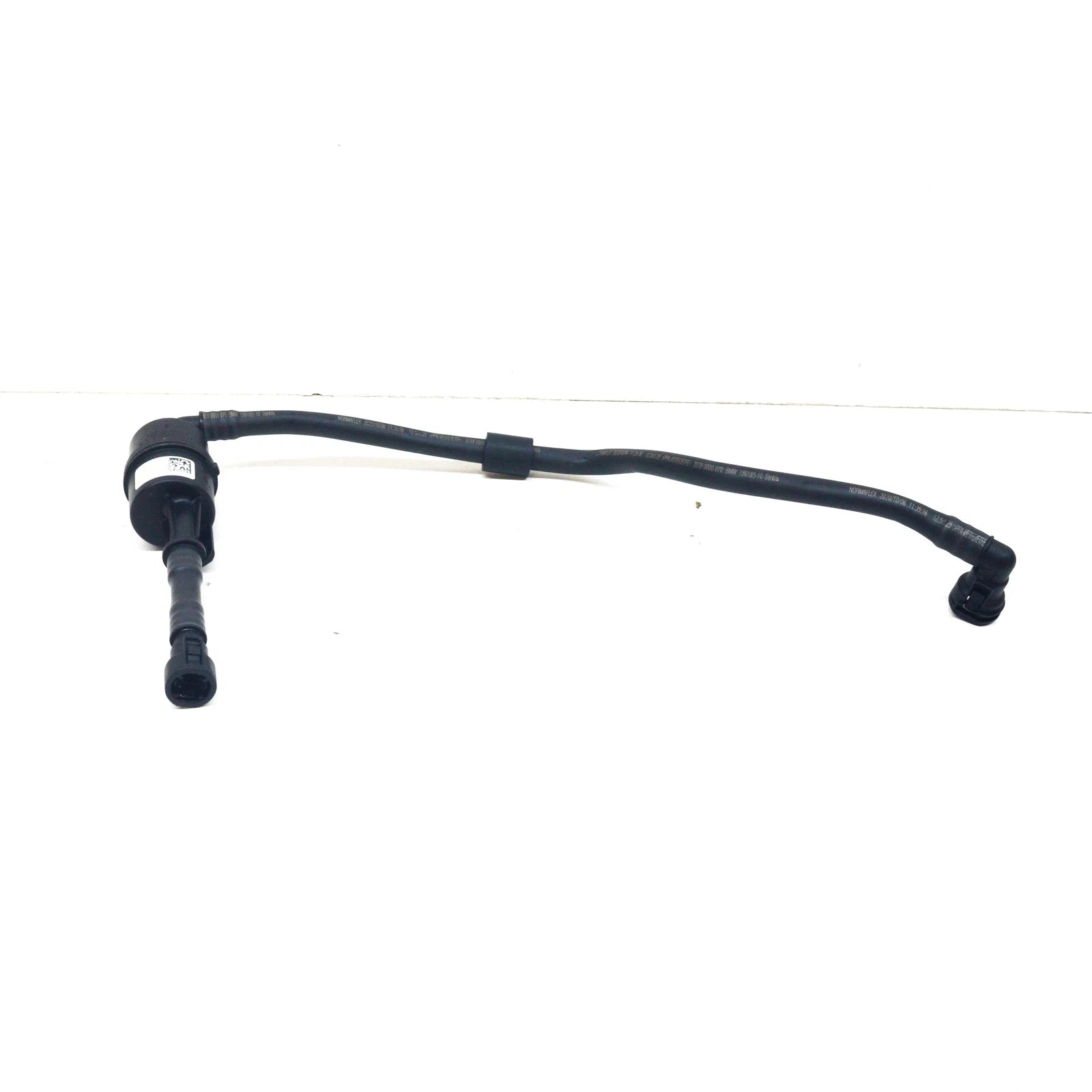 NEW BMW 5 G30 FUEL TANK BREATHER LINE WITH RESONATOR 13908682453 ORIGINAL