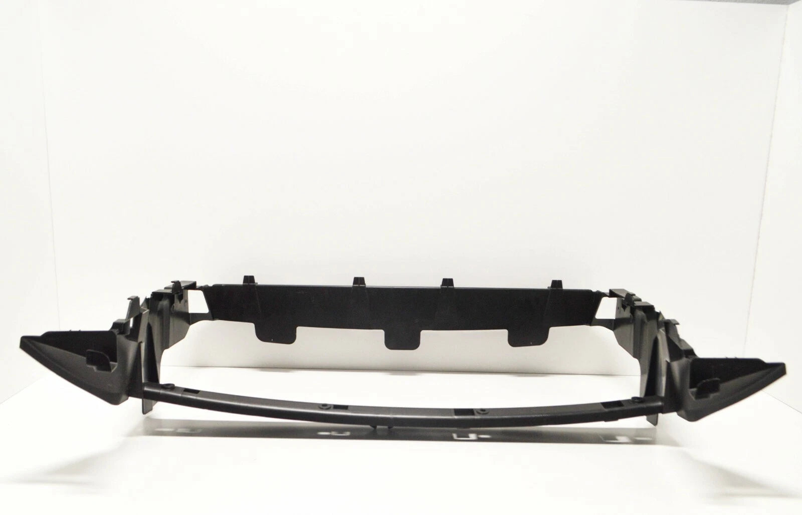 NEW VOLKSWAGEN TOUAREG 7L RADIATOR AIR GUIDE 7L6121333F