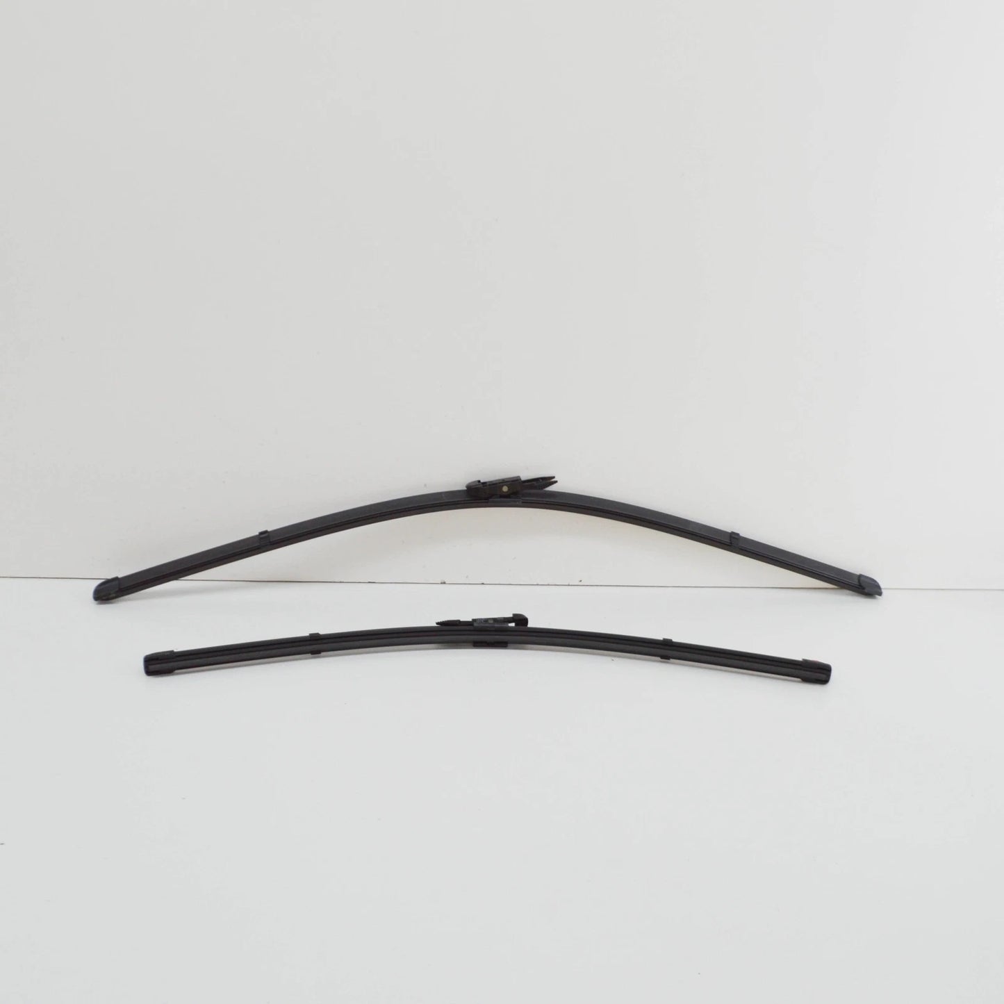 NEW MERCEDES-BENZ ML W164 WINDSHIELD WIPER BLADE LHD A2518200100 ORIGINAL