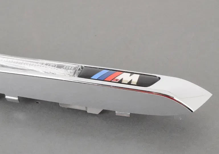 NEW BMW X5 E70 M FRONT RIGHT FENDER TURN SIGNAL 51657218422 ORIGINAL