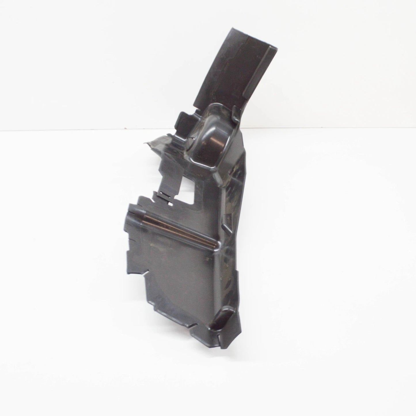 NEW AUDI Q2 RADIATOR FAN RIGHT AIR GUIDE 81A121284B ORIGINAL