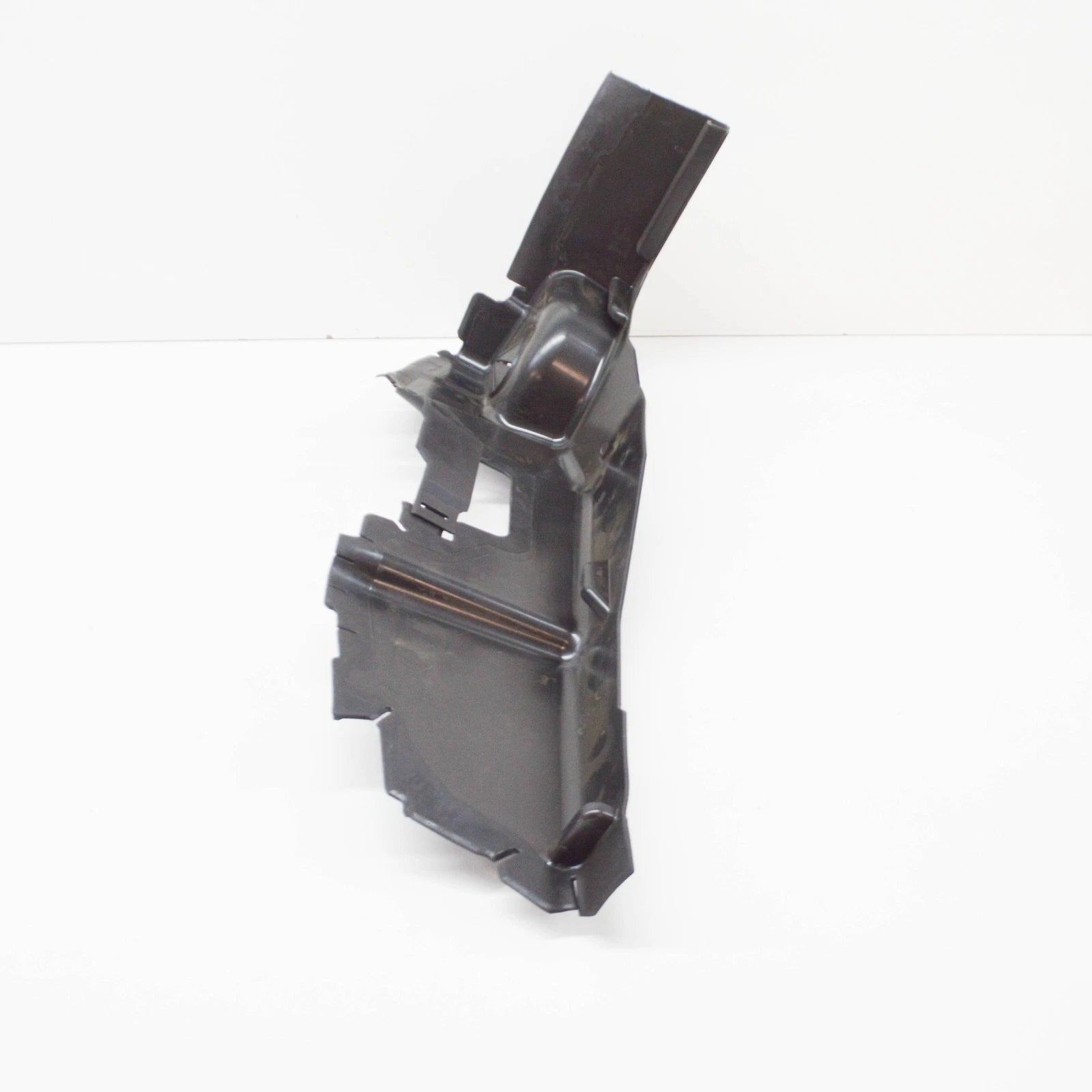 NEW AUDI Q2 RADIATOR FAN RIGHT AIR GUIDE 81A121284B ORIGINAL