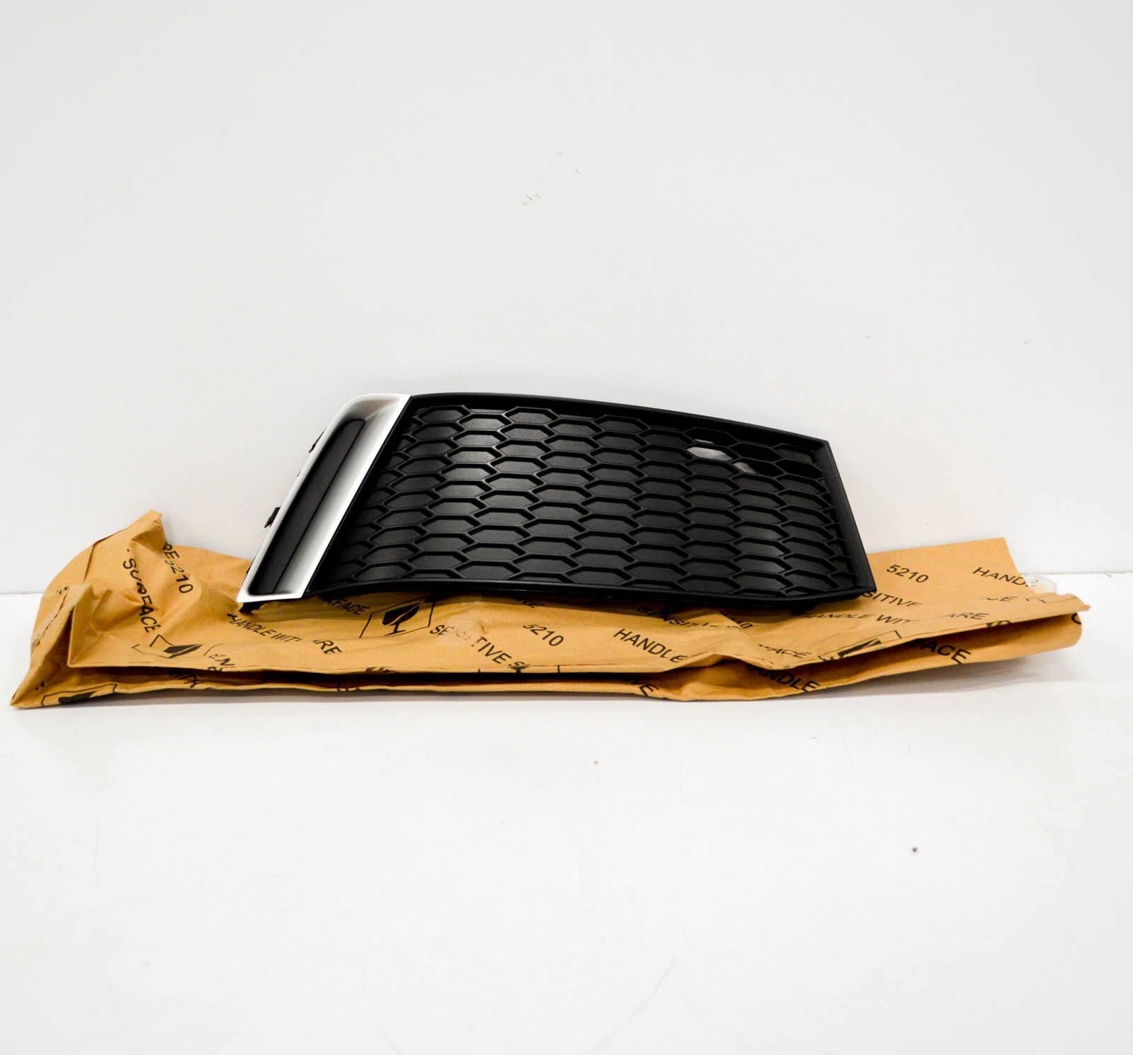 NEW AUDI A1 8X S1 FRONT BUMPER RIGHT GRILLE 8XA807648AP6 ORIGINAL