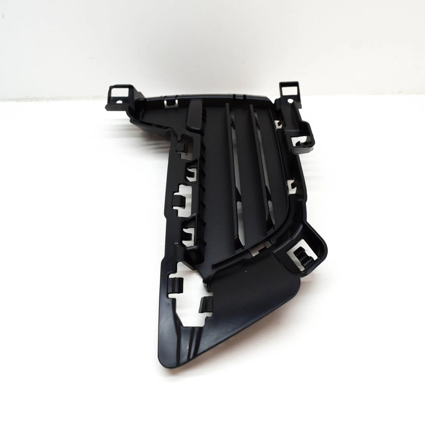 NEW BMW X5 F15 FRONT BUMPER BLACK CLOSED GRILLE LEFT 7307993 51117307993