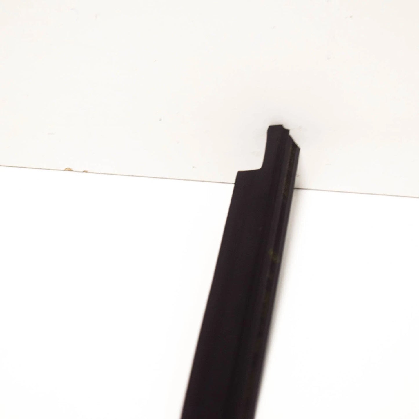 NEW BMW 3 CONVERTIBLE E30 LEFT DOOR OUTER WEATHER STRIP 51361933751 ORIGINAL