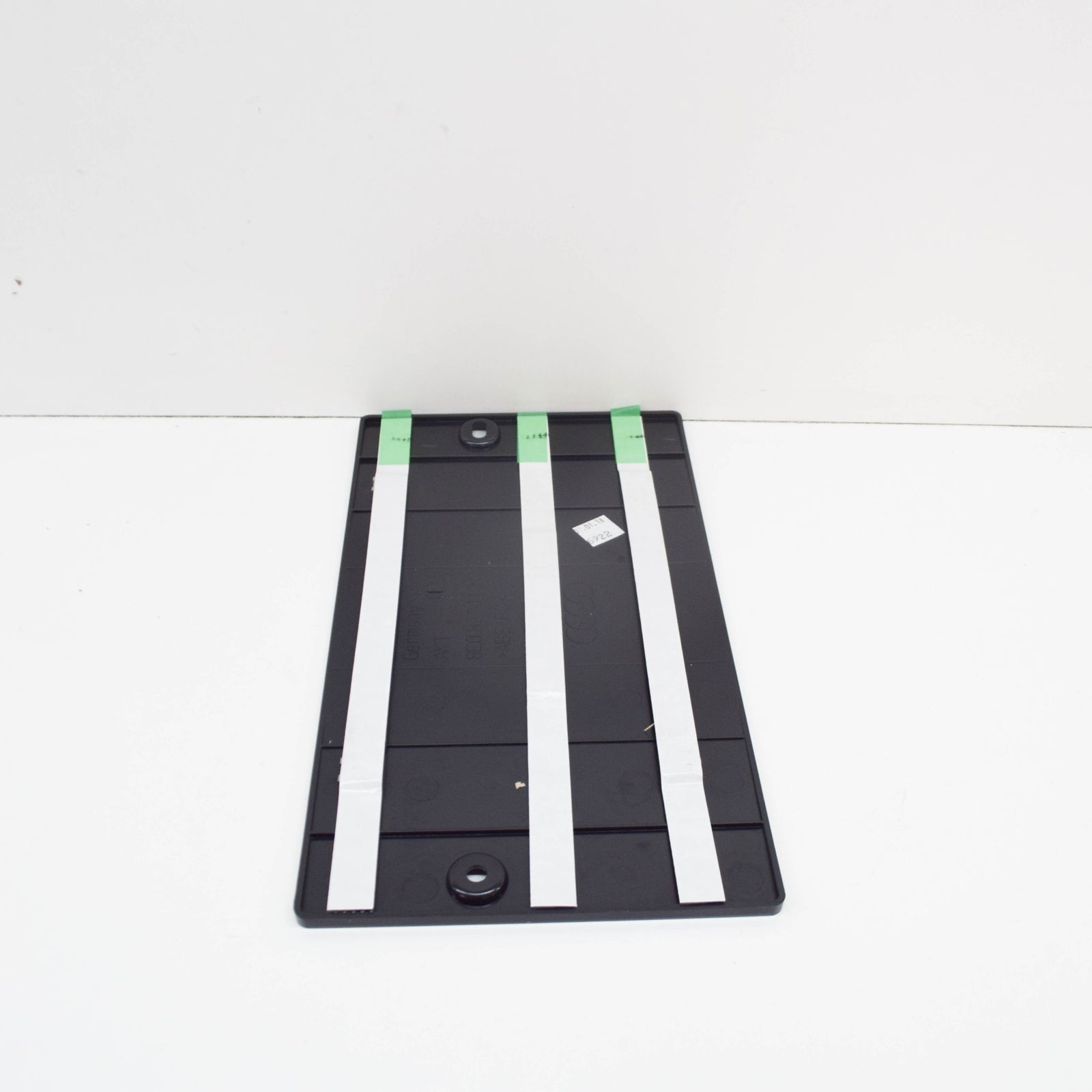 NEW AUDI A3 8P REAR LICENSE PLATE BRACKET 8E0827113C1P9 ORIGINAL