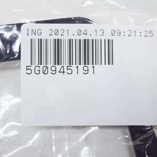 NEW VOLKSWAGEN GOLF MK7 REAR LEFT INNER TAIL LIGHT SEAL 5G0945191