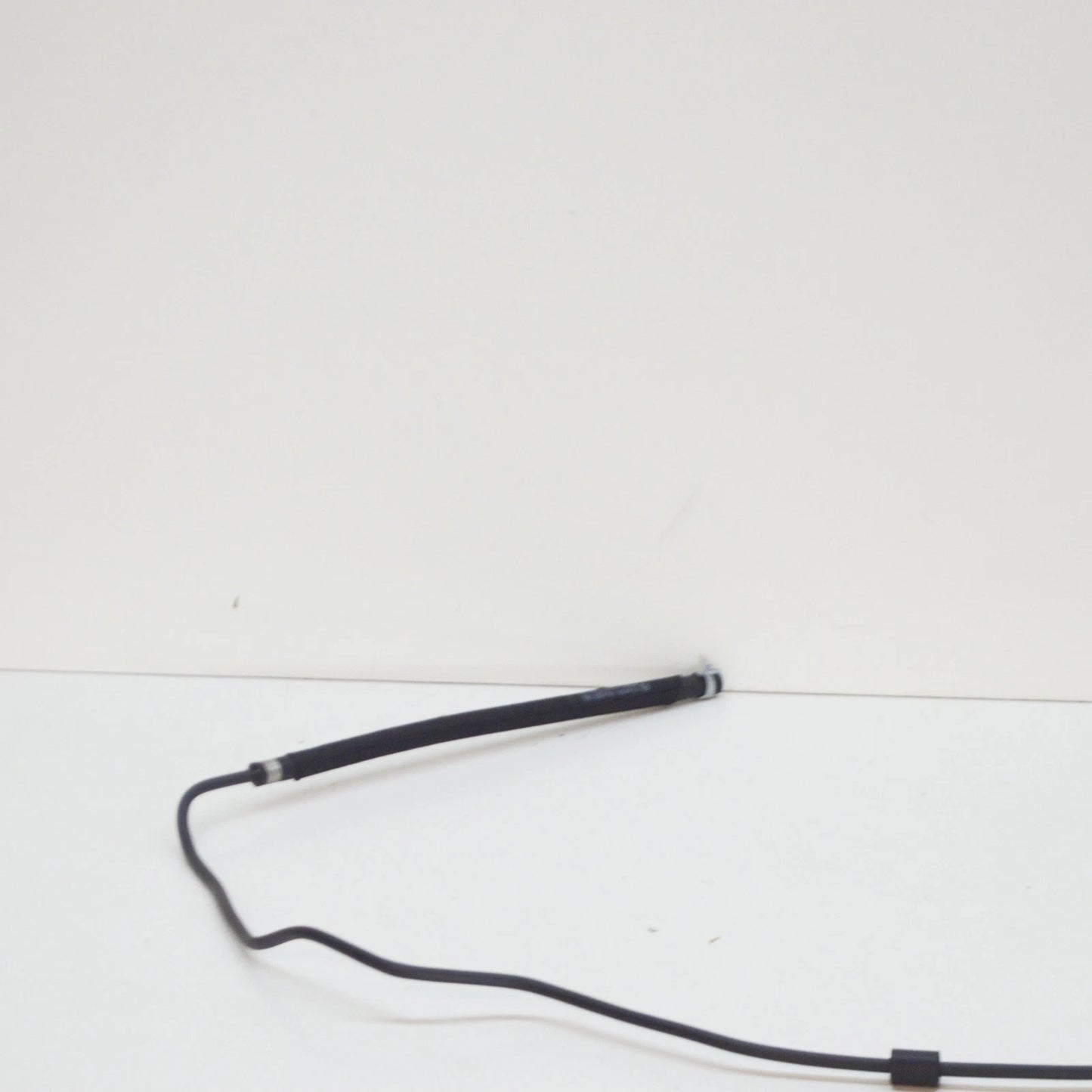 NEW MERCEDES-BENZ C W205 ENGINE COOLANT RETURN FLOW HOSE A2058304403 ORIGINAL