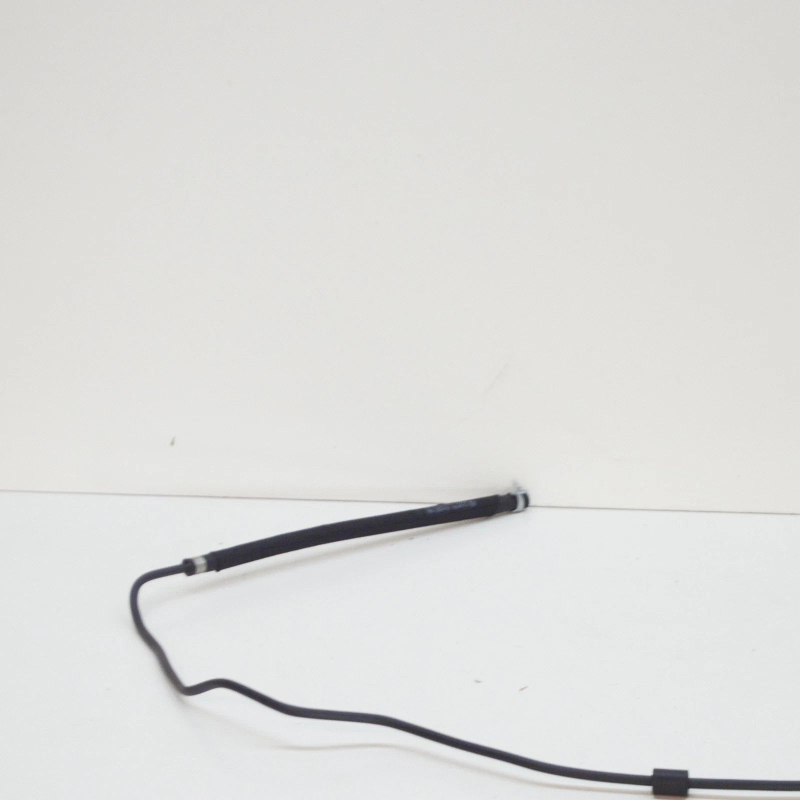 NEW MERCEDES-BENZ C W205 ENGINE COOLANT RETURN FLOW HOSE A2058304403 ORIGINAL