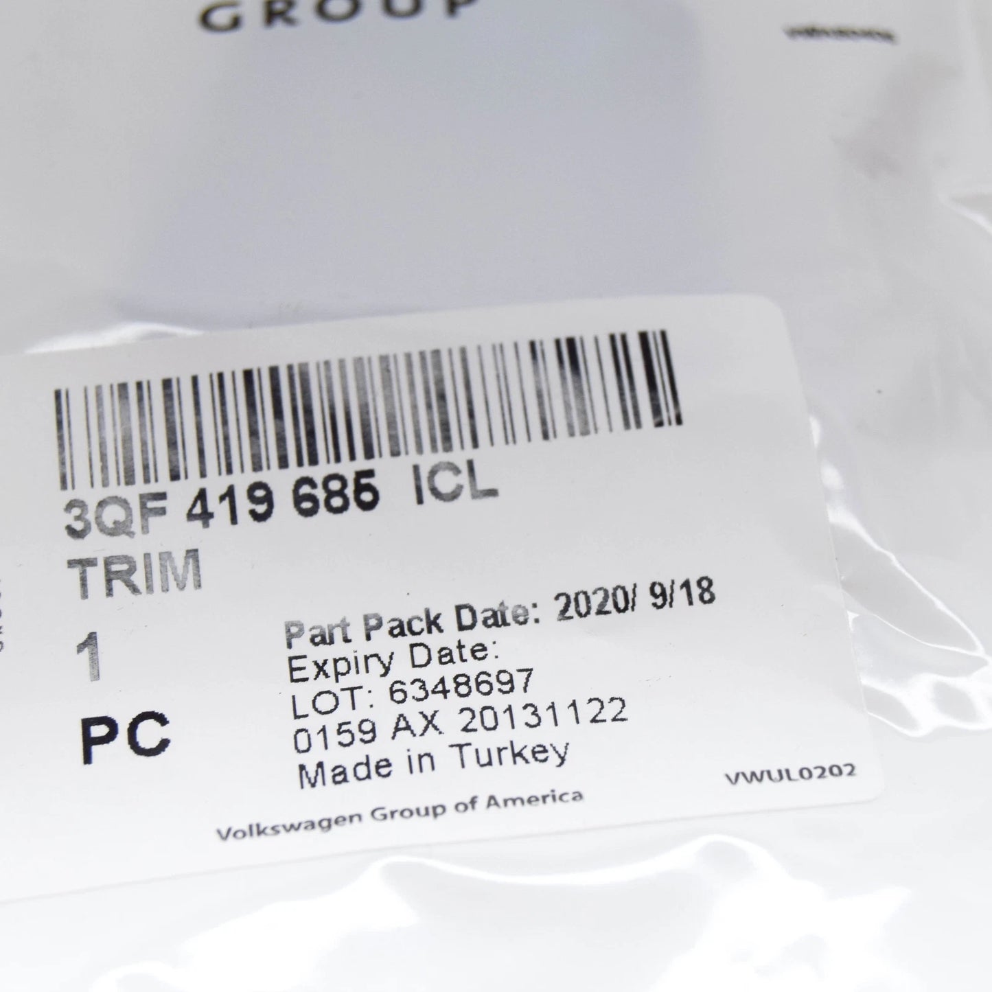 NEW VW TOUAREG CR STEERING WHEEL R-LINE TRIM 3QF419685ICL ORIGINAL