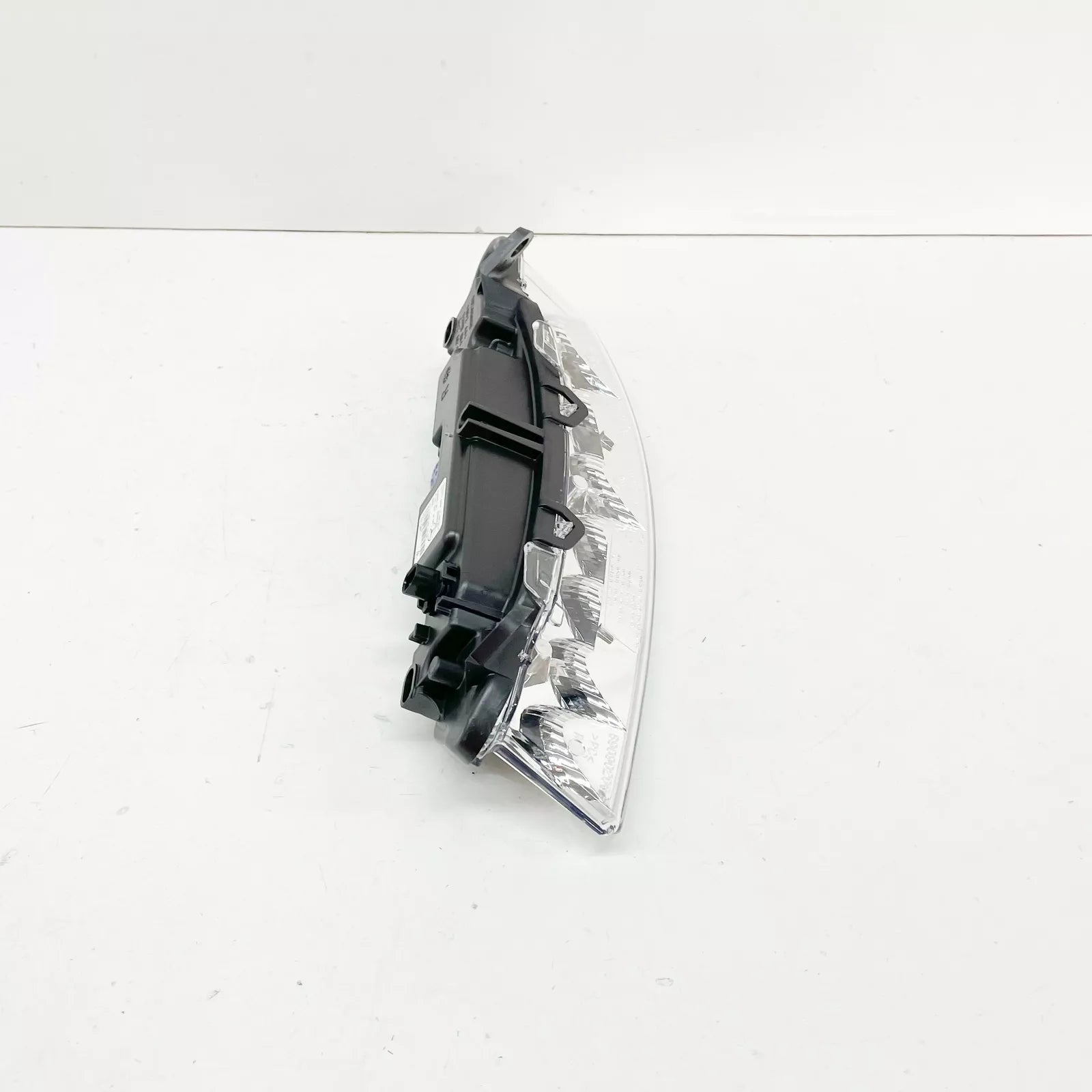 NEW MERCEDES-BENZ S-CLASS W221 FRONT RIGHT RUNNING DAY LIGHT A2218201856