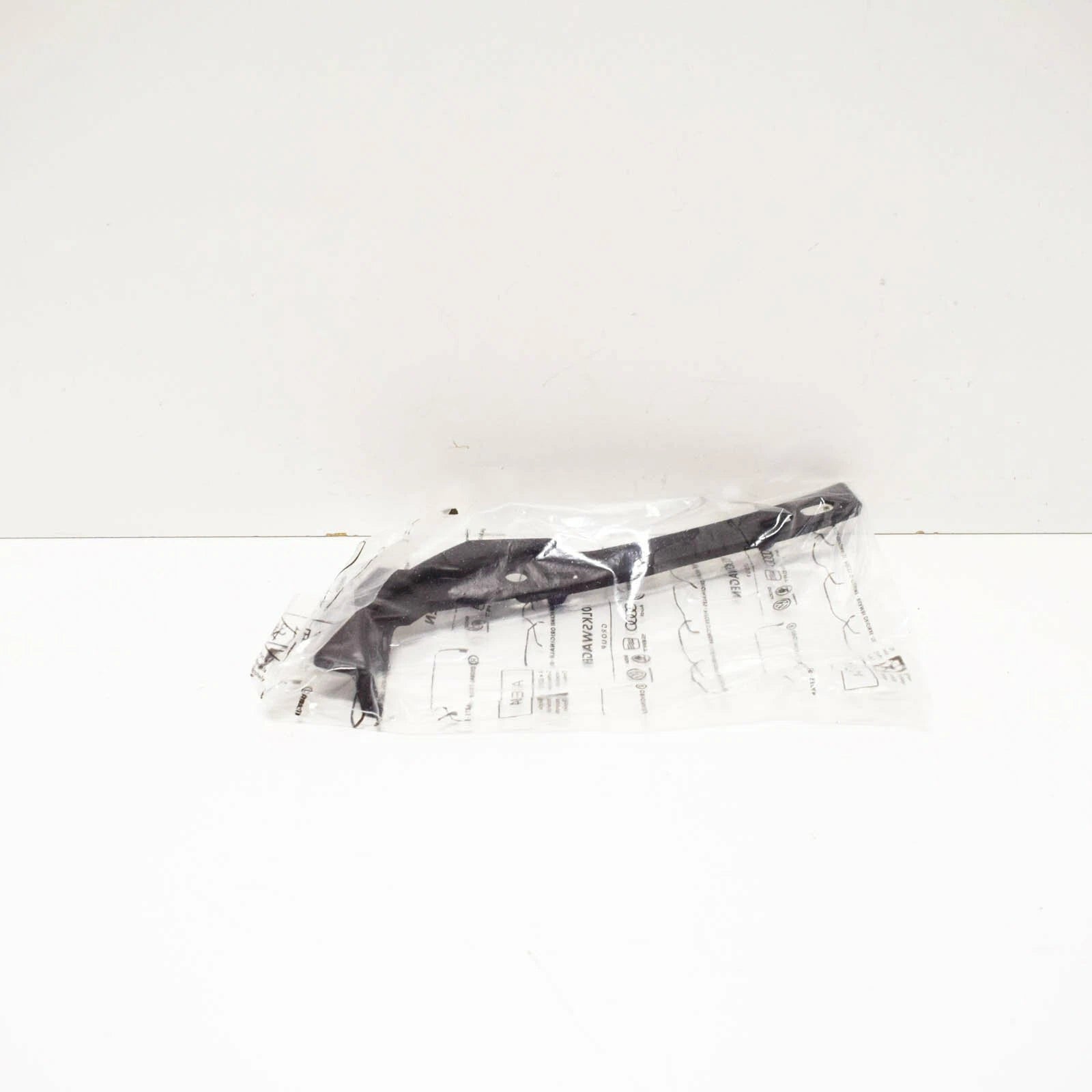 NEW AUDI A3 8V REAR RIGHT BUMPER BRACKET 8V5807084A ORIGINAL