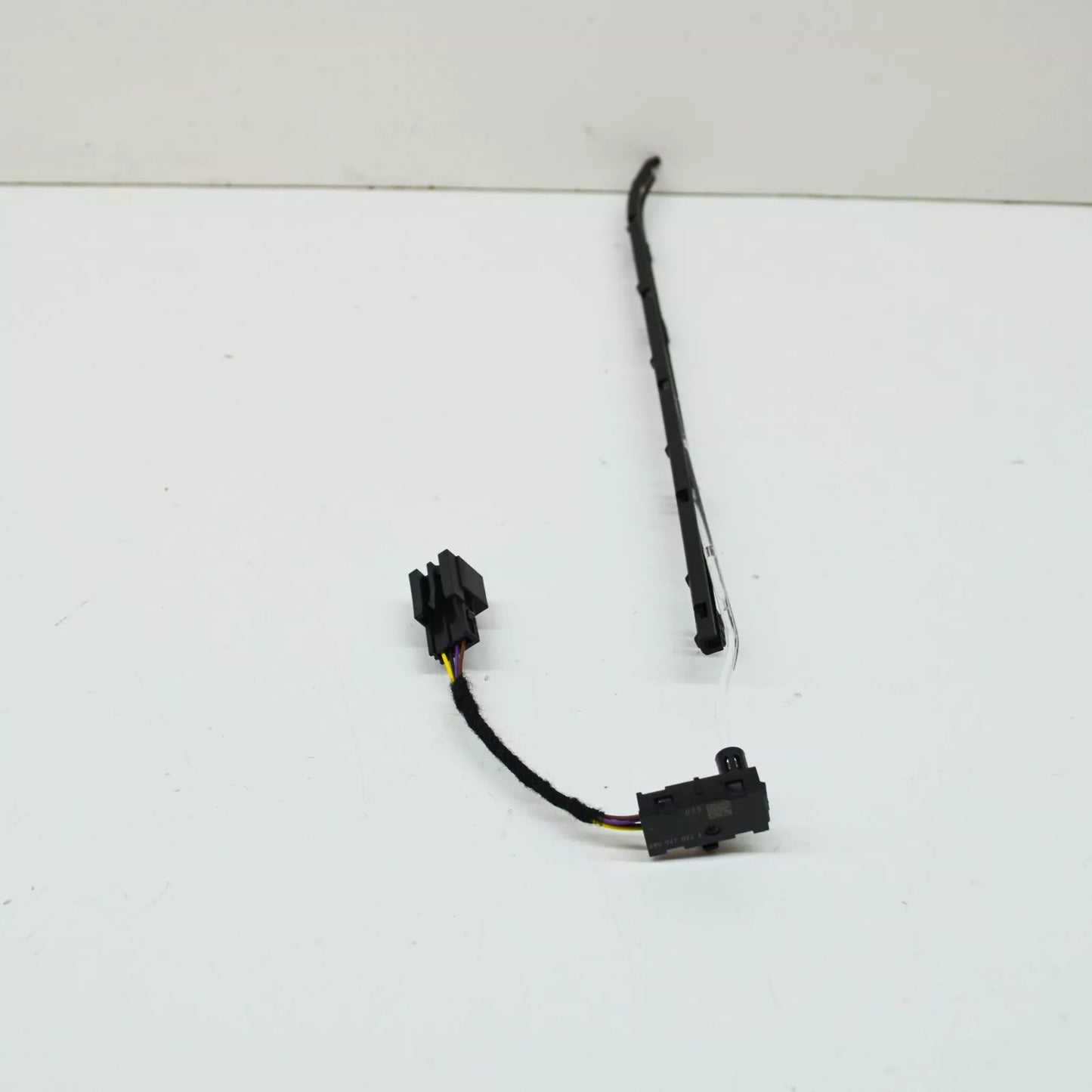 NEW AUDI A4 B9 FRONT LEFT CENTER CONSOLE INTERIOR LIGHT FIBRE 8W0947093A