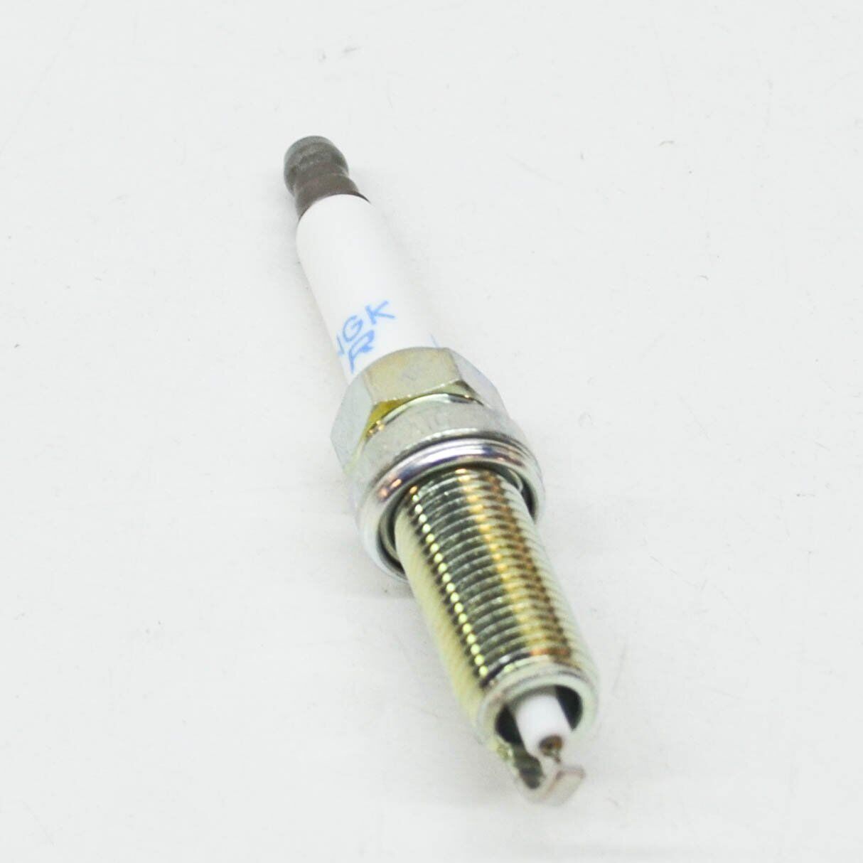 NEW MERCEDES-BENZ C-CLASS W204 SPARK PLUG A0041593903 6.2 PETROL ORIGINAL