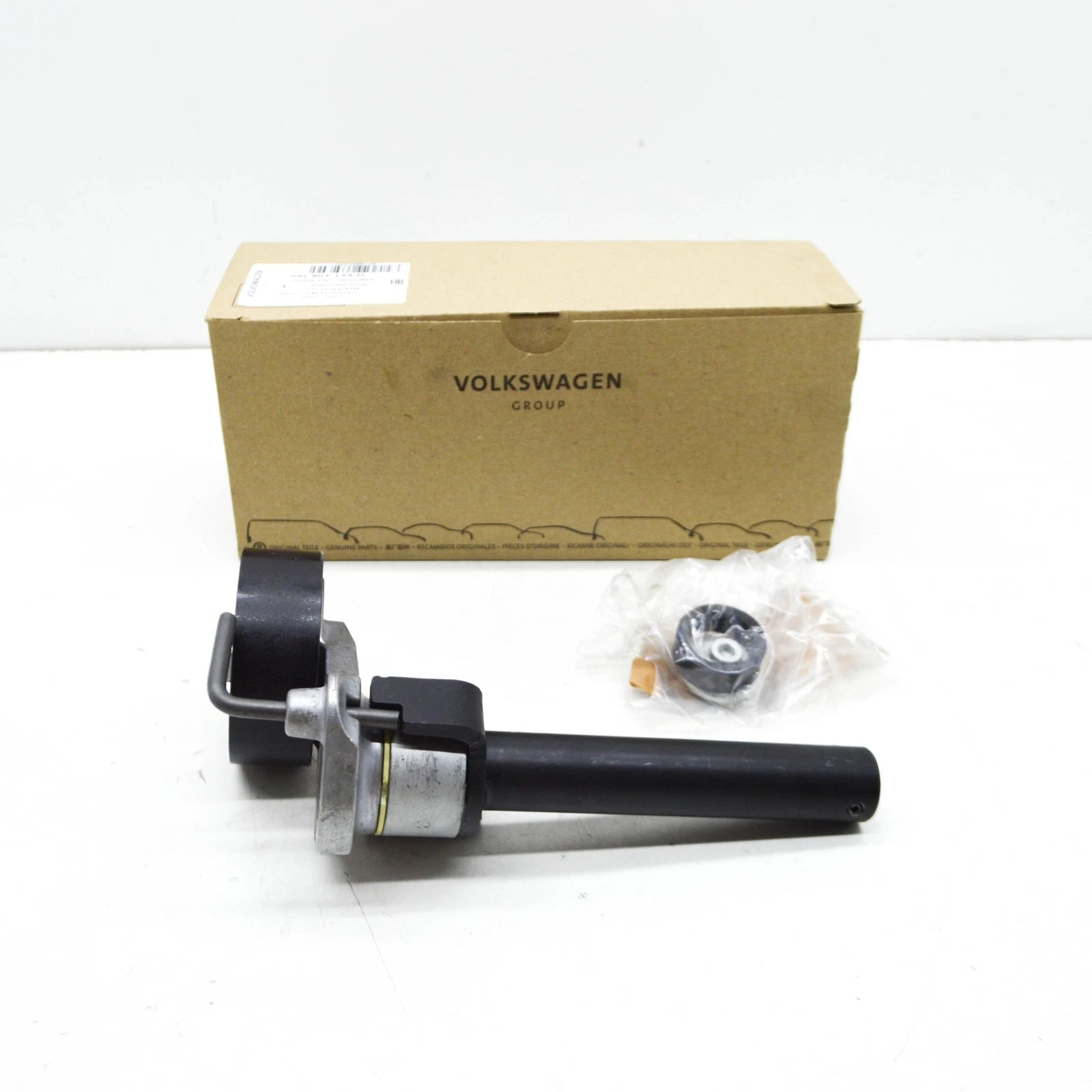 NEW VOLKSWAGEN CC 358 BELT TENSIONER 06J903133D 2.0 PETROL