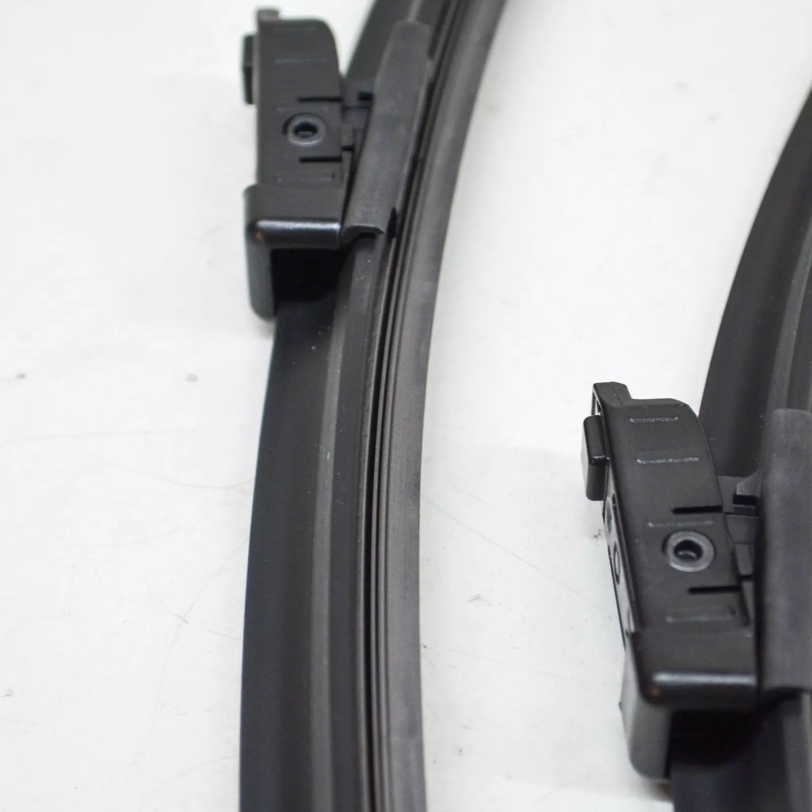 NEW VOLKSWAGEN TIGUAN MK1 FRONT WIPER BLADES SET 5NB998002 ORIGINAL