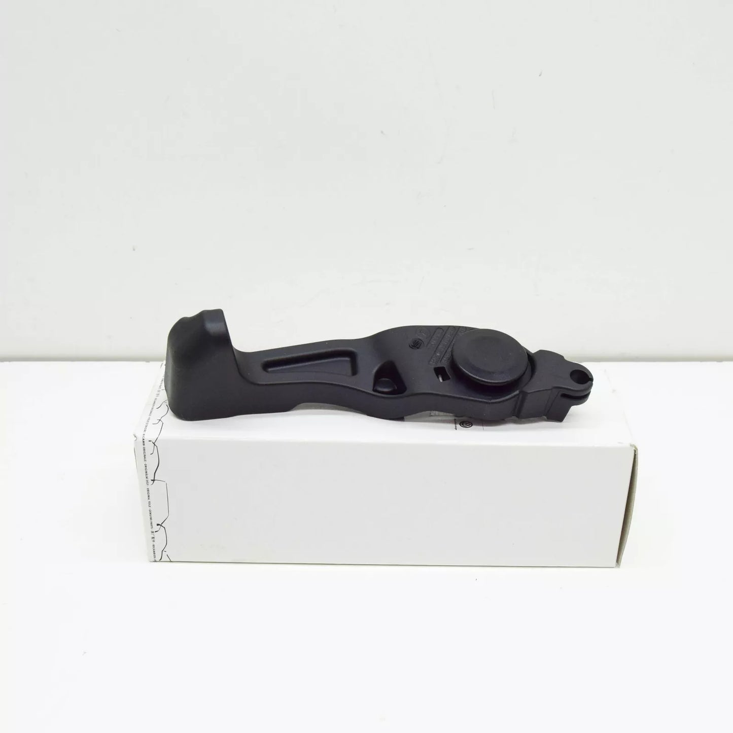 NEW SEAT ARONA KJ BONNET RELEASE HANDLE 6F9823661C9B9 ORIGINAL