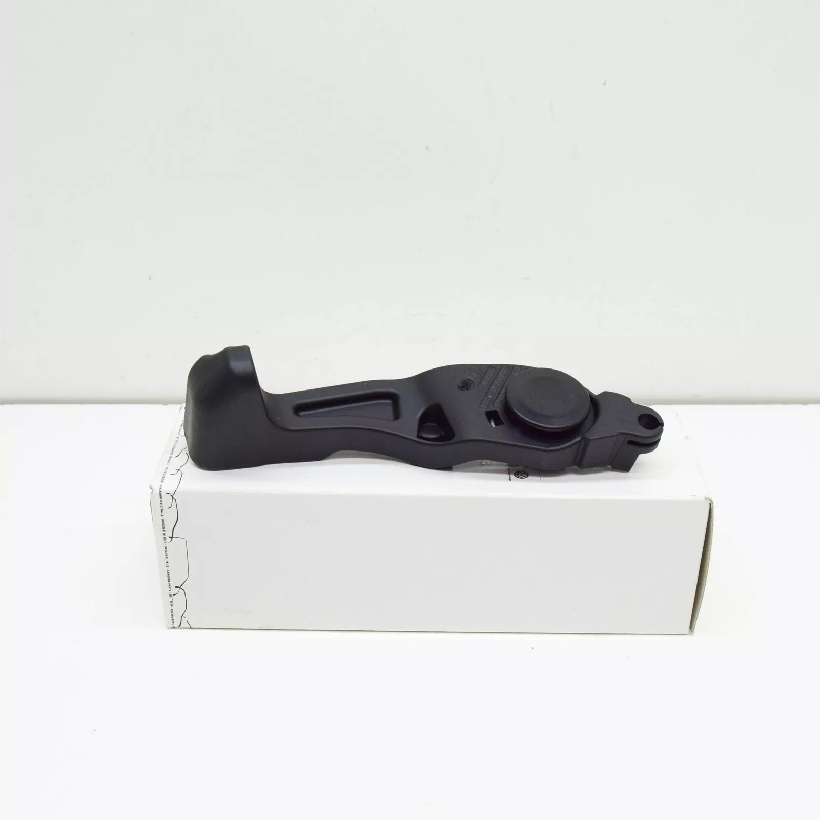 NEW SEAT ARONA KJ BONNET RELEASE HANDLE 6F9823661C9B9 ORIGINAL
