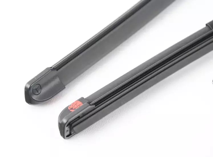 NEW MERCEDES-BENZ B W246 FRONT WIPER BLADE SET RHD A2468201345 ORIGINAL