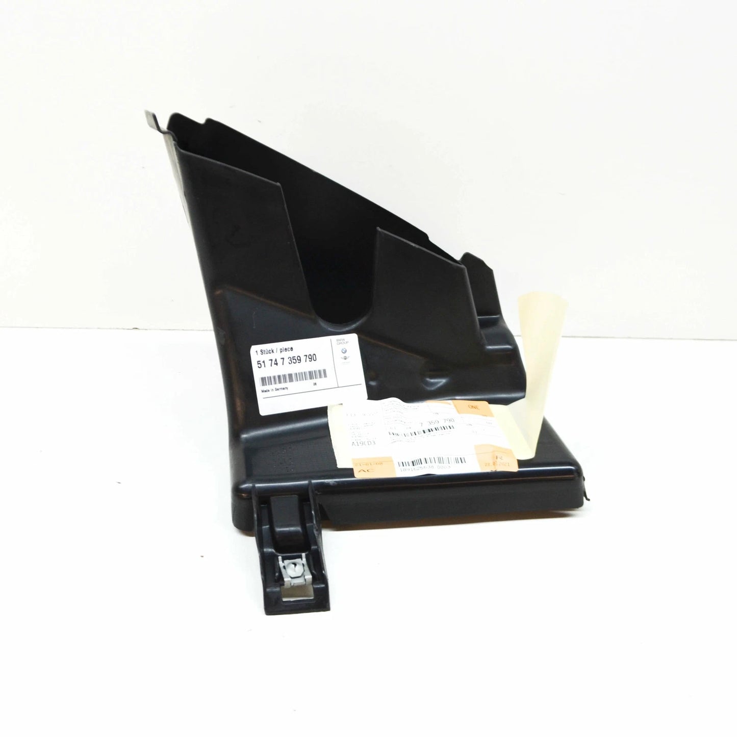 NEW BMW 7 G11 G12 EXTERIOR RADIATOR RIGHT AIR DUCT 51747359790 ORIGINAL