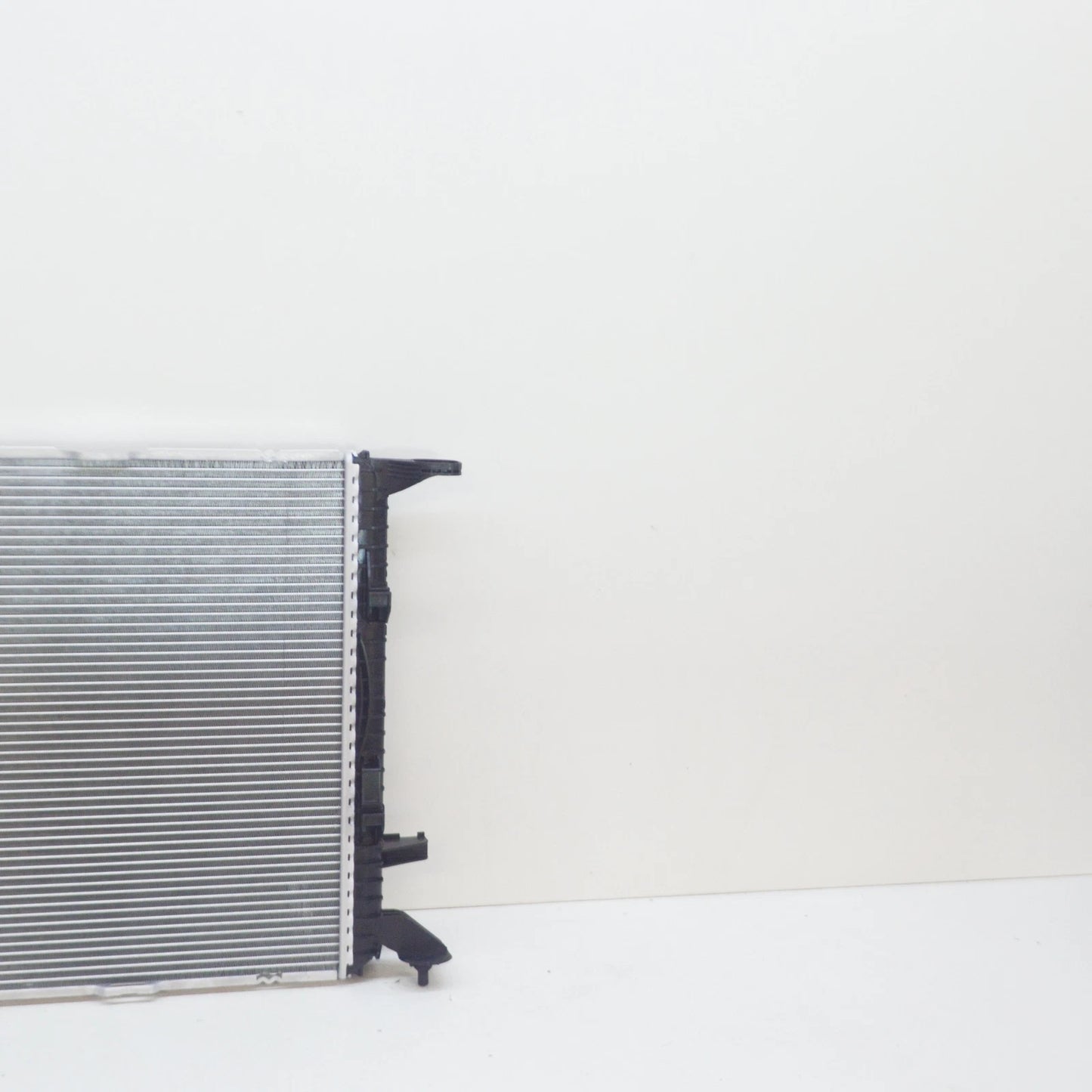 NEW AUDI A4 AVANT B8 ENGINE COOLANT RADIATOR 8K0121251AG ORIGINAL