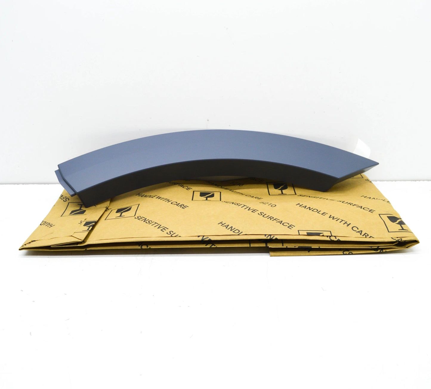 NEW AUDI Q8 REAR LEFT FENDER MOLDING 4M8854819AGRU