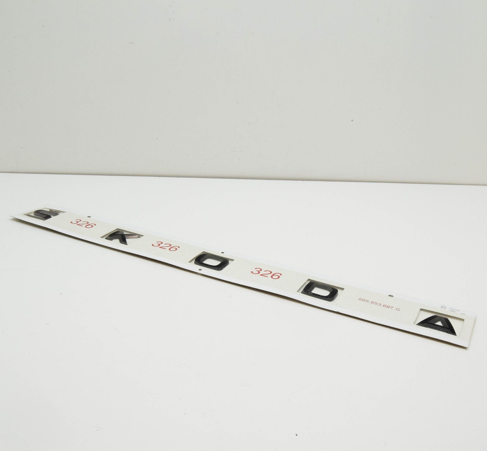 new skoda karoq nu rear tailgate lettering 565853687g041 original