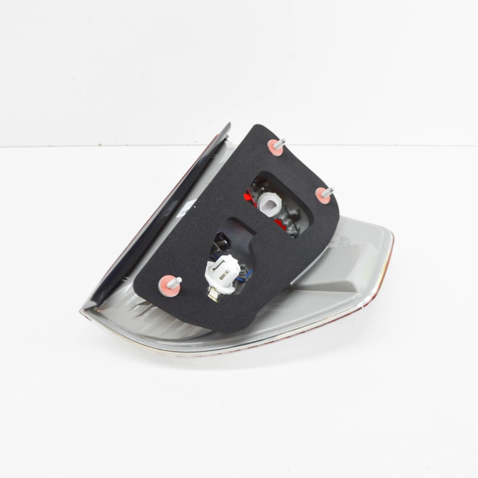 NEW BMW X3 E83 REAR RIGHT TAILLIGHT 7162212 63217162212 ORIGINAL