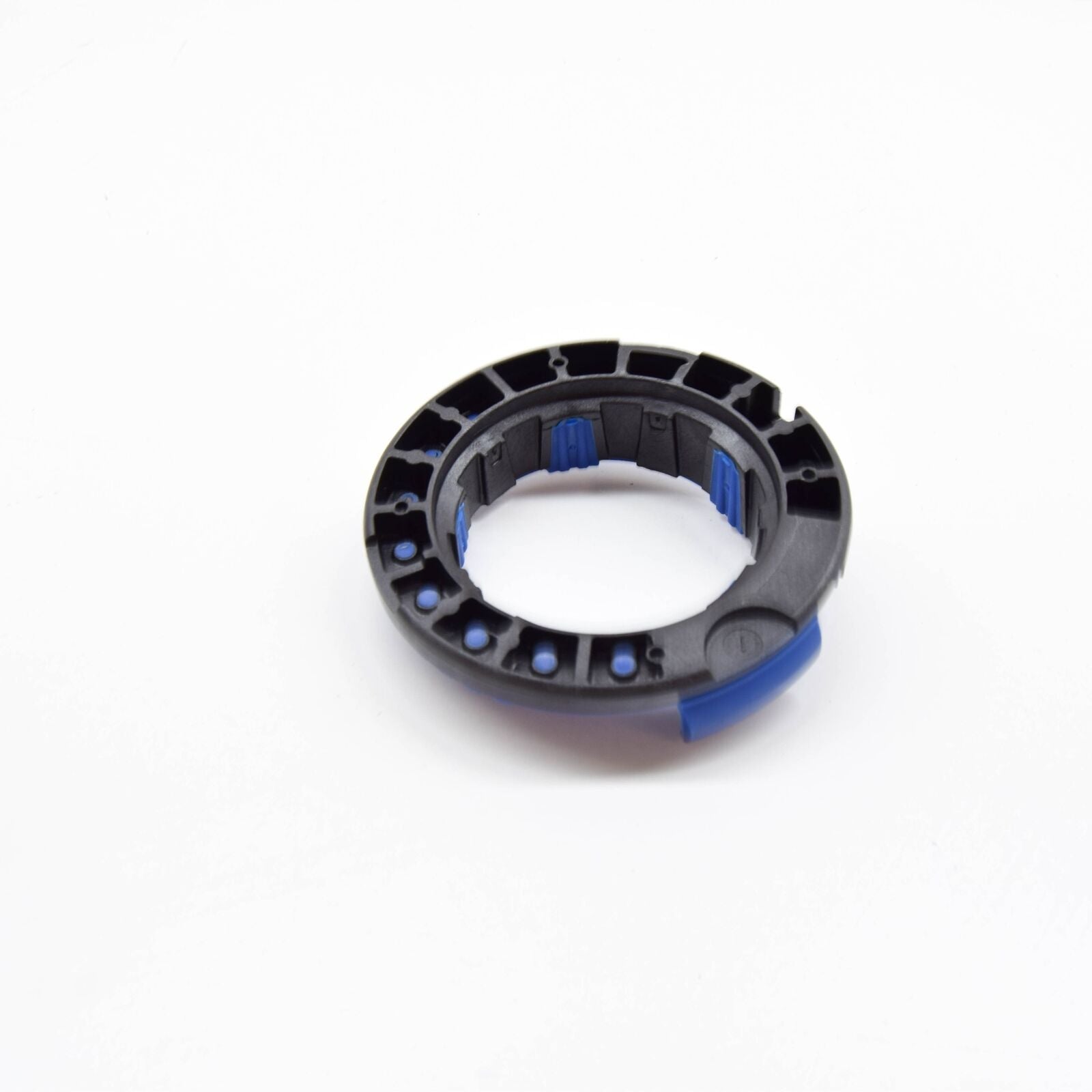 NEW MERCEDES-BENZ C W205 FRONT COIL SPRING SHIM A2053220700 ORIGINAL