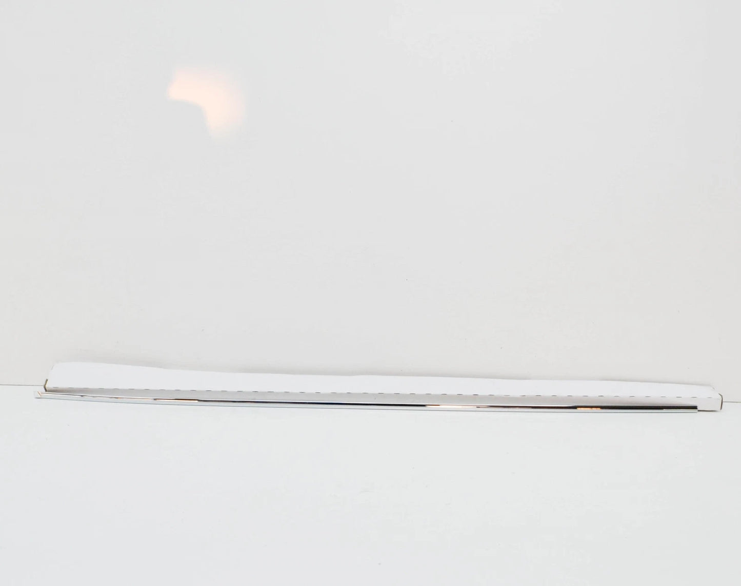 NEW MB C W204 FRONT LEFT DOOR LOWER CHROME MOLDING TRIM A2047200180 ORIGINAL