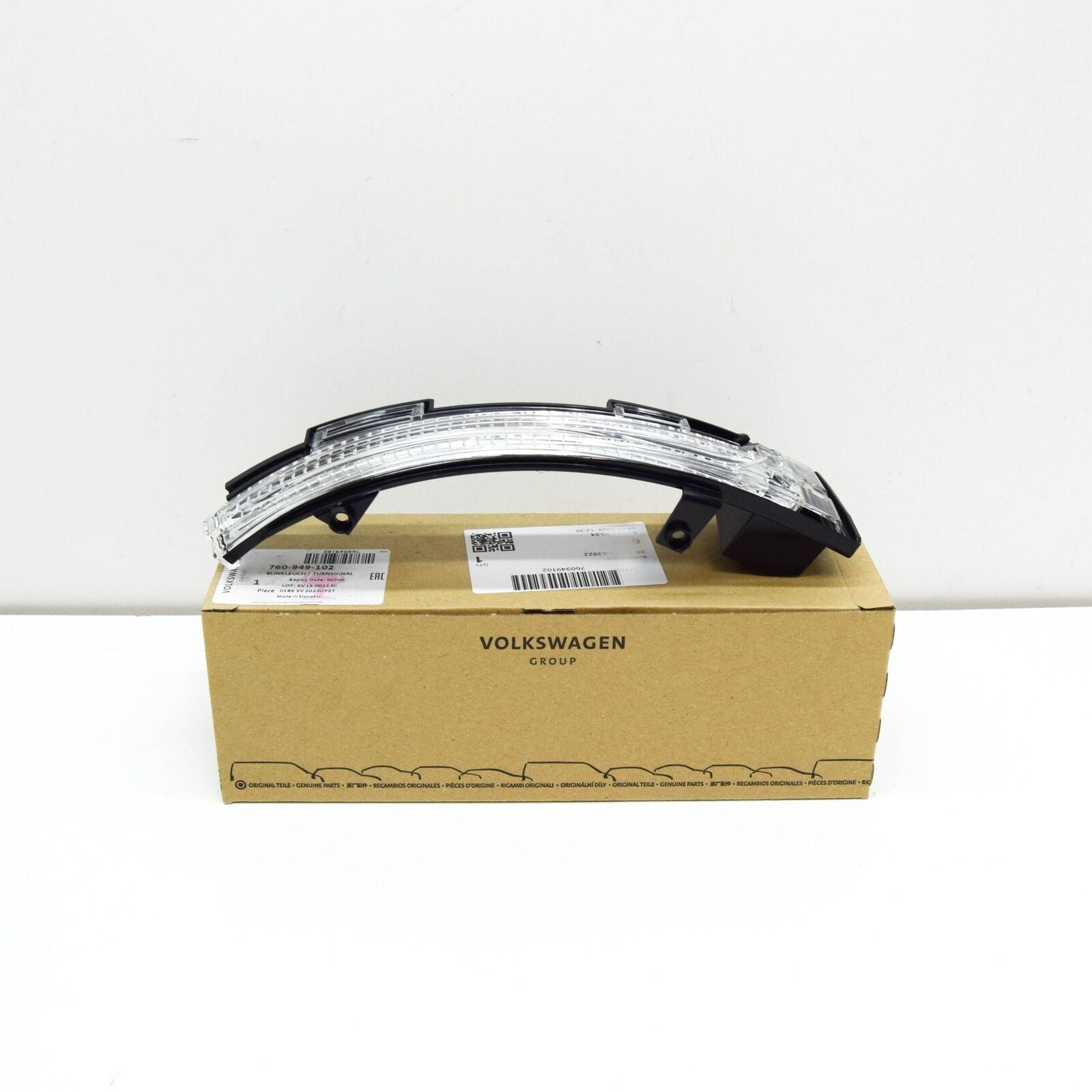 NEW VOLKSWAGEN TOUAREG CR7 FRONT RIGHT MIRROR TURN INDICATOR 760949102 ORIGINAL