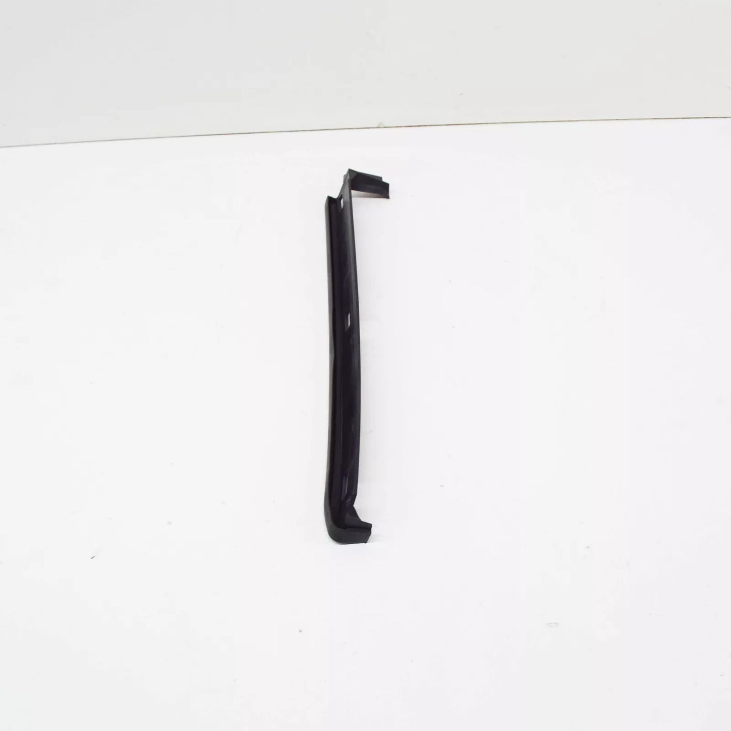 NEW MERCEDES-BENZ C W202 FRONT LEFT SIDE SEAL A2026984130