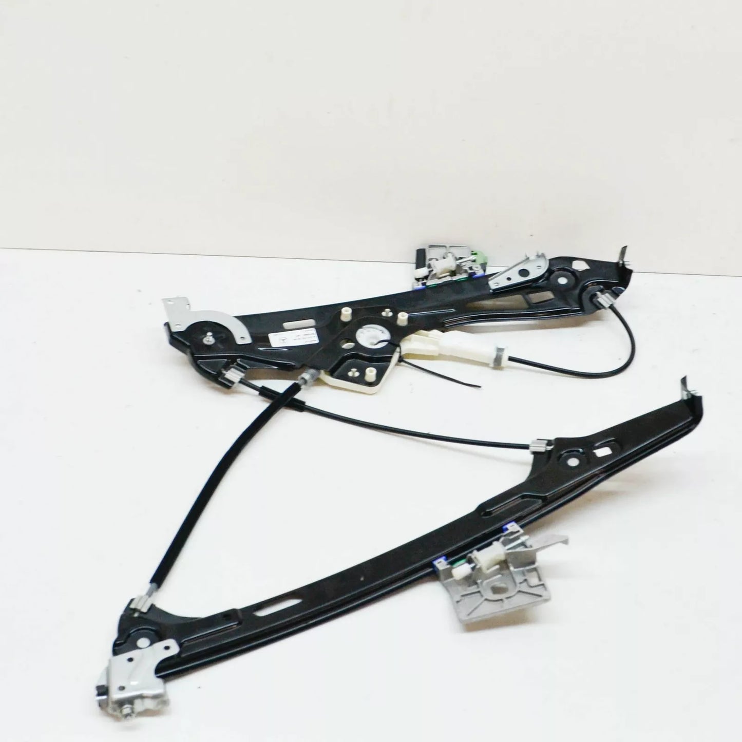 NEW MERCEDES-BENZ CLS C219 DOOR WINDOW REGULATOR FRONT LEFT A2197200946 ORIGINAL