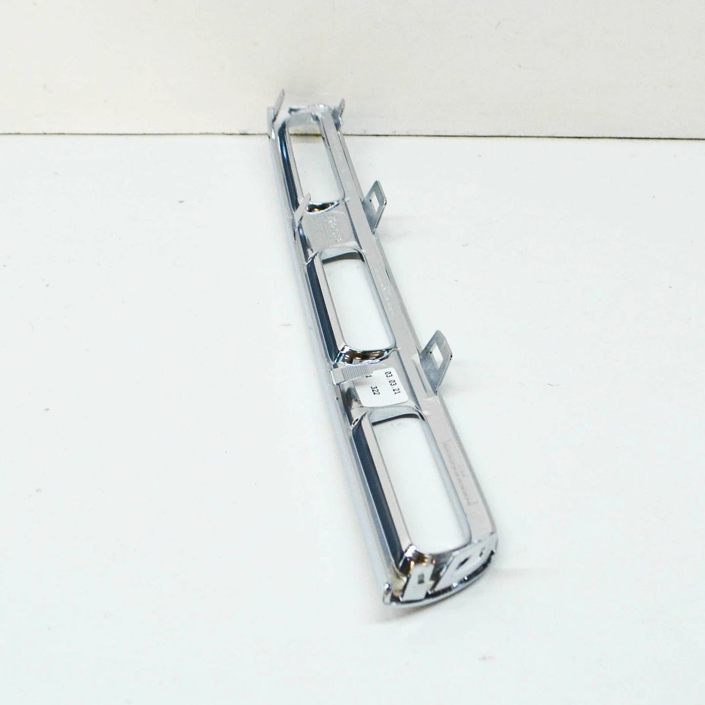 NEW MERCEDES-BENZ GLA H247 FRONT LEFT OUTER GRILLE MOLDING A2478884500