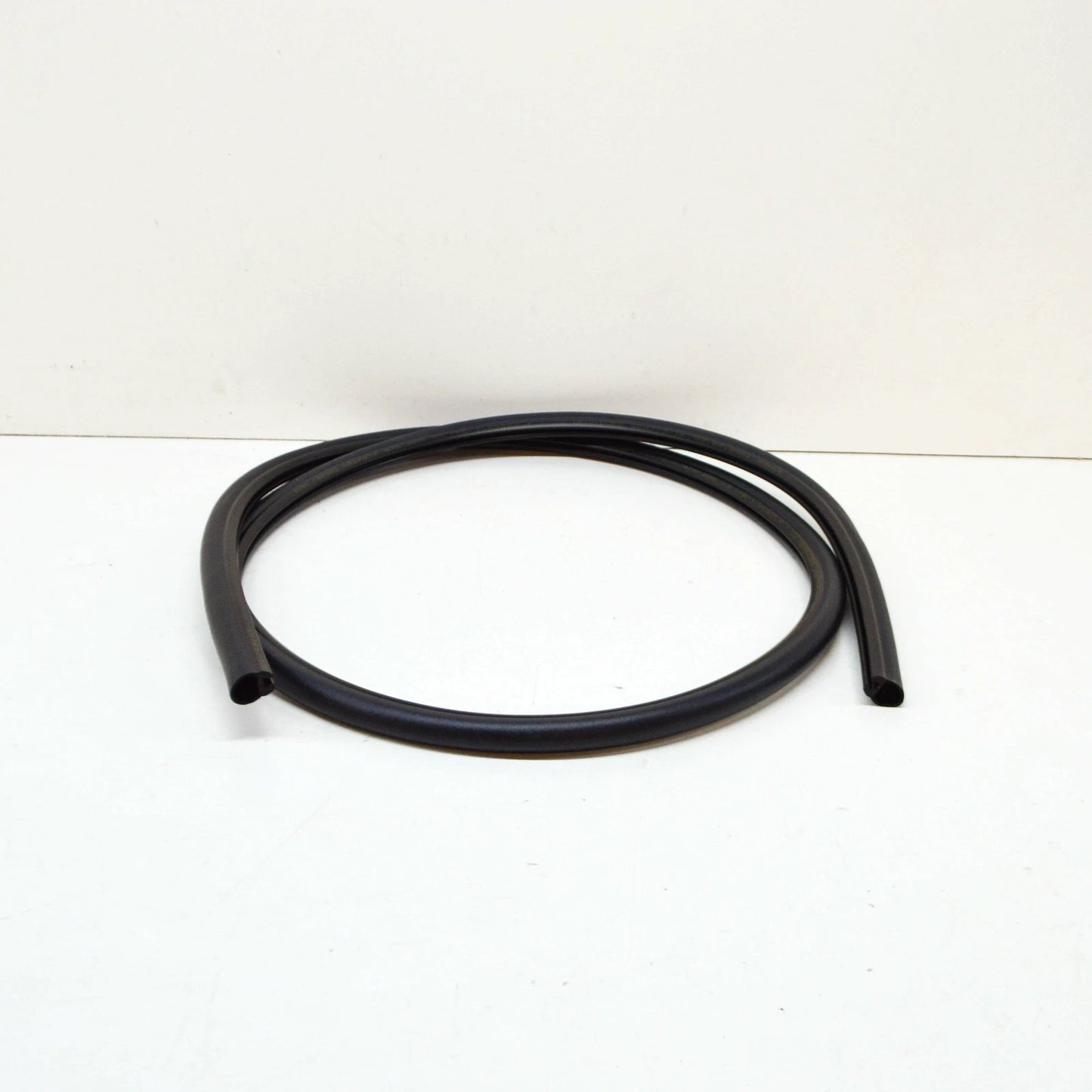 NEW BMW 7 G11 G12 FRONT BONNET HOOD RUBBER SEAL 51767475285 7475285 ORIGINAL