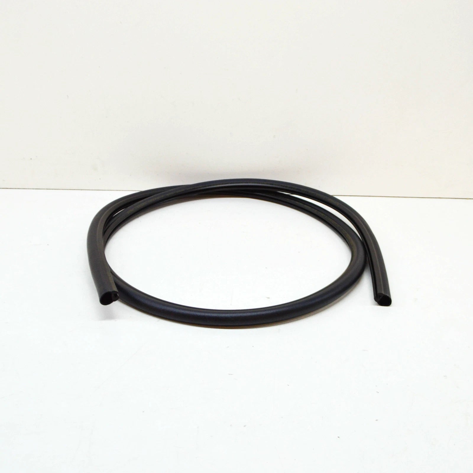 NEW BMW 7 G11 G12 FRONT BONNET HOOD RUBBER SEAL 51767475285 7475285 ORIGINAL