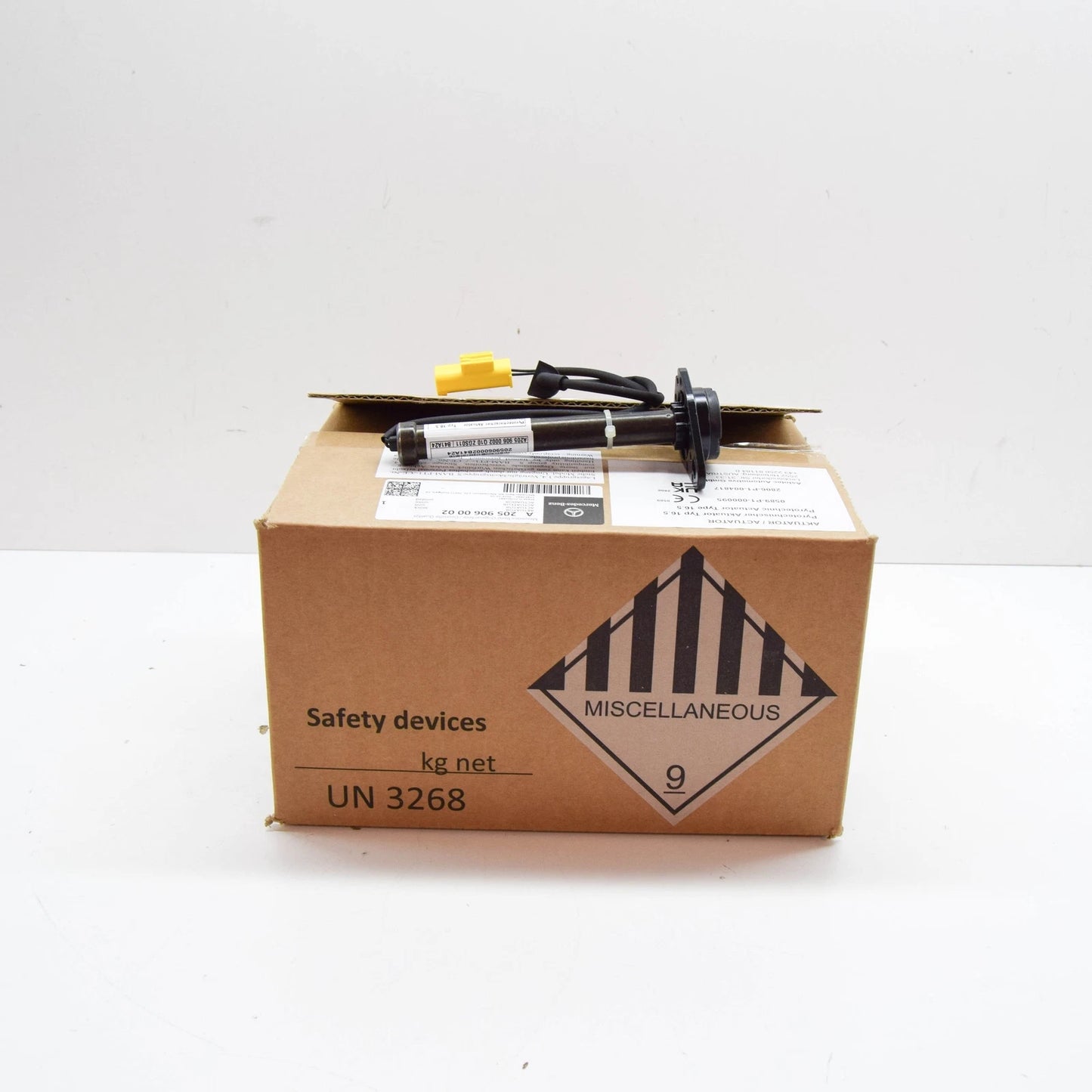 NEW MERCEDES-BENZ C W205 ENGINE HOOD ACTUATOR A2059060002 ORIGINAL