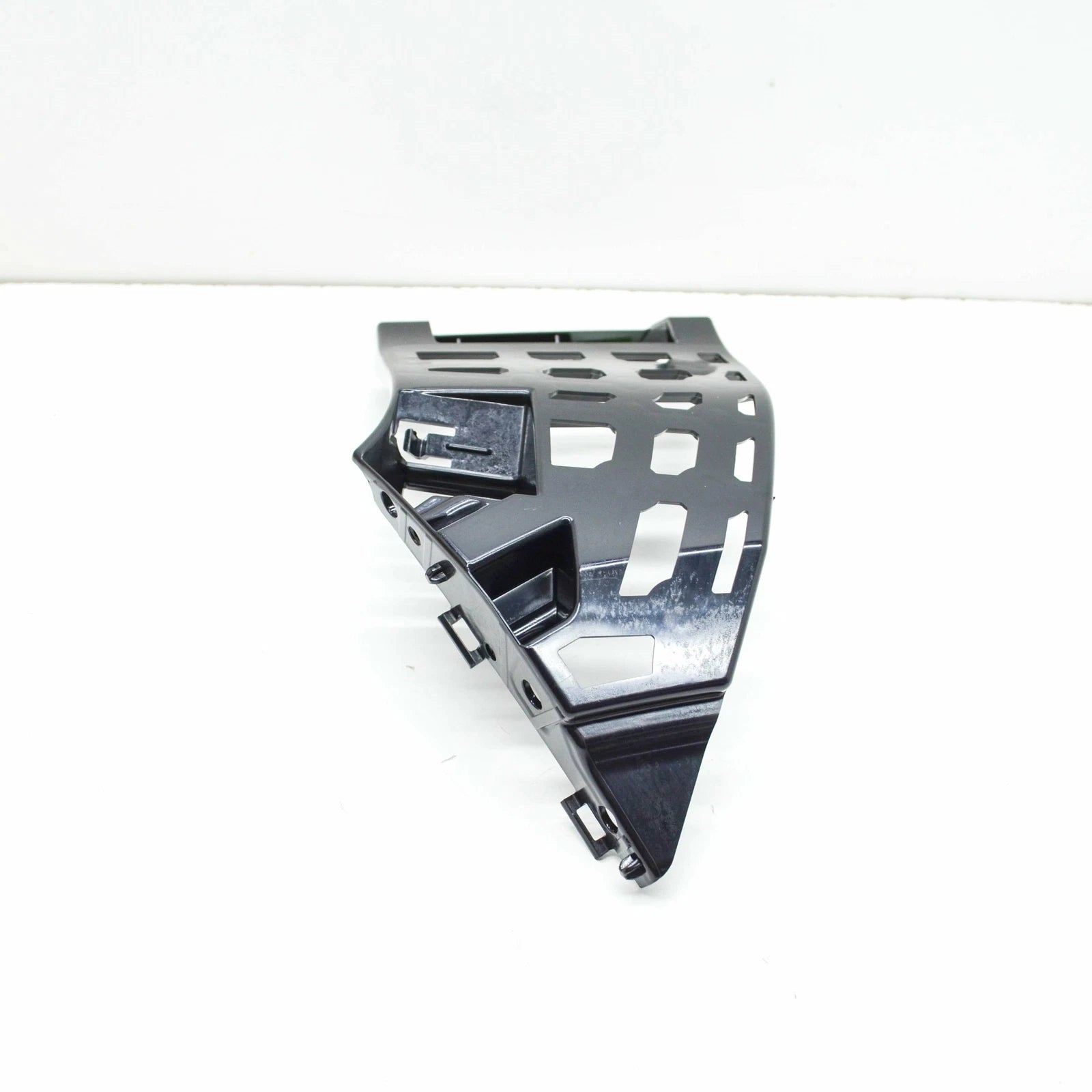 NEW BMW X5 G05 FRONT LEFT BUMPER BRACKET GUIDE 51117421849 ORIGINAL