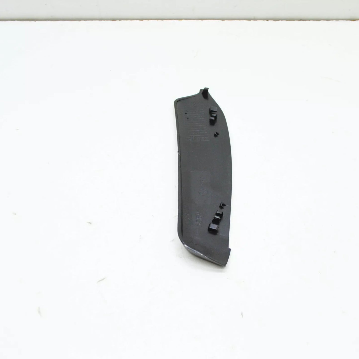 NEW VW GOLF MK7 5G REAR RIGHT TAILLIGHT INNER BEZEL TRIM 5G0945310D ORIGINAL